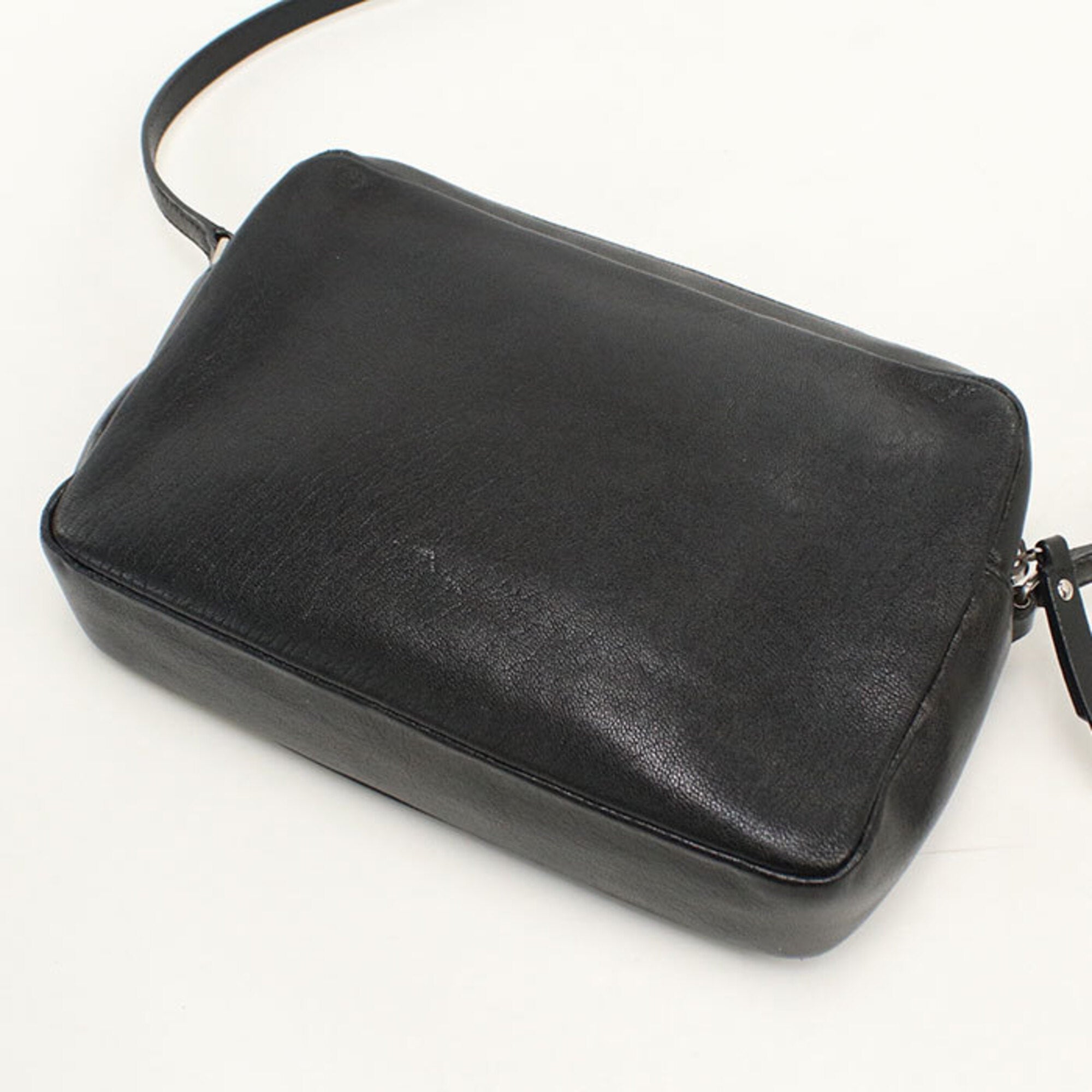 Saint Laurent Black Leather Shoulder Bag (Pre-Owned)