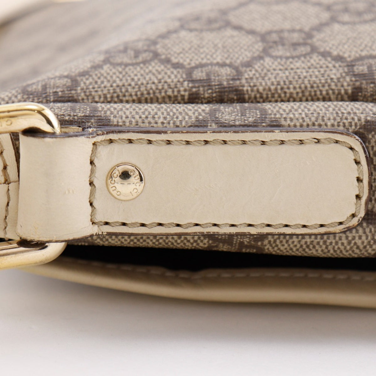 Gucci Beige Gg Supreme Shoulder Bag (Pre-Owned)