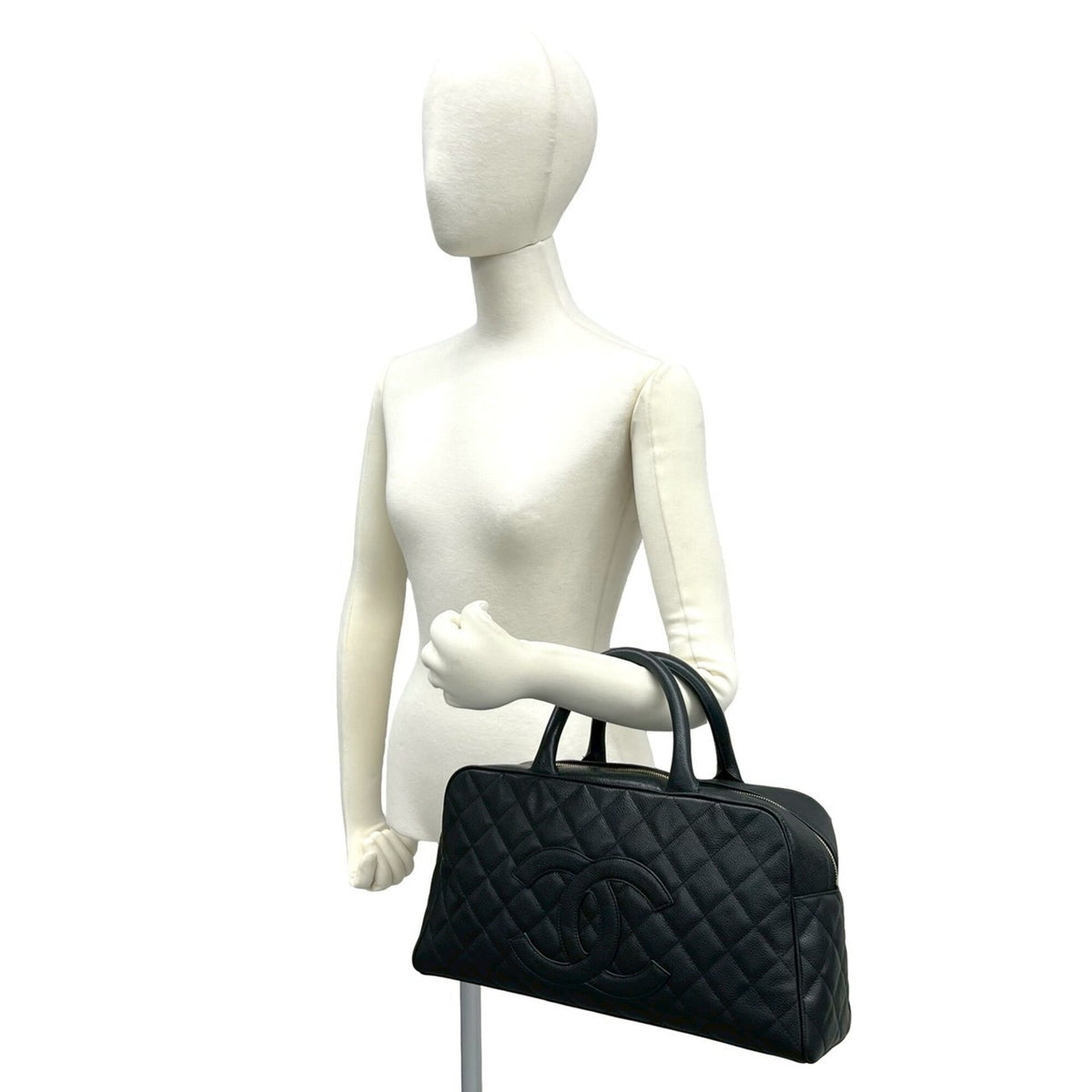Chanel Black Grained Calfskin Handbag (Pre-Owned)