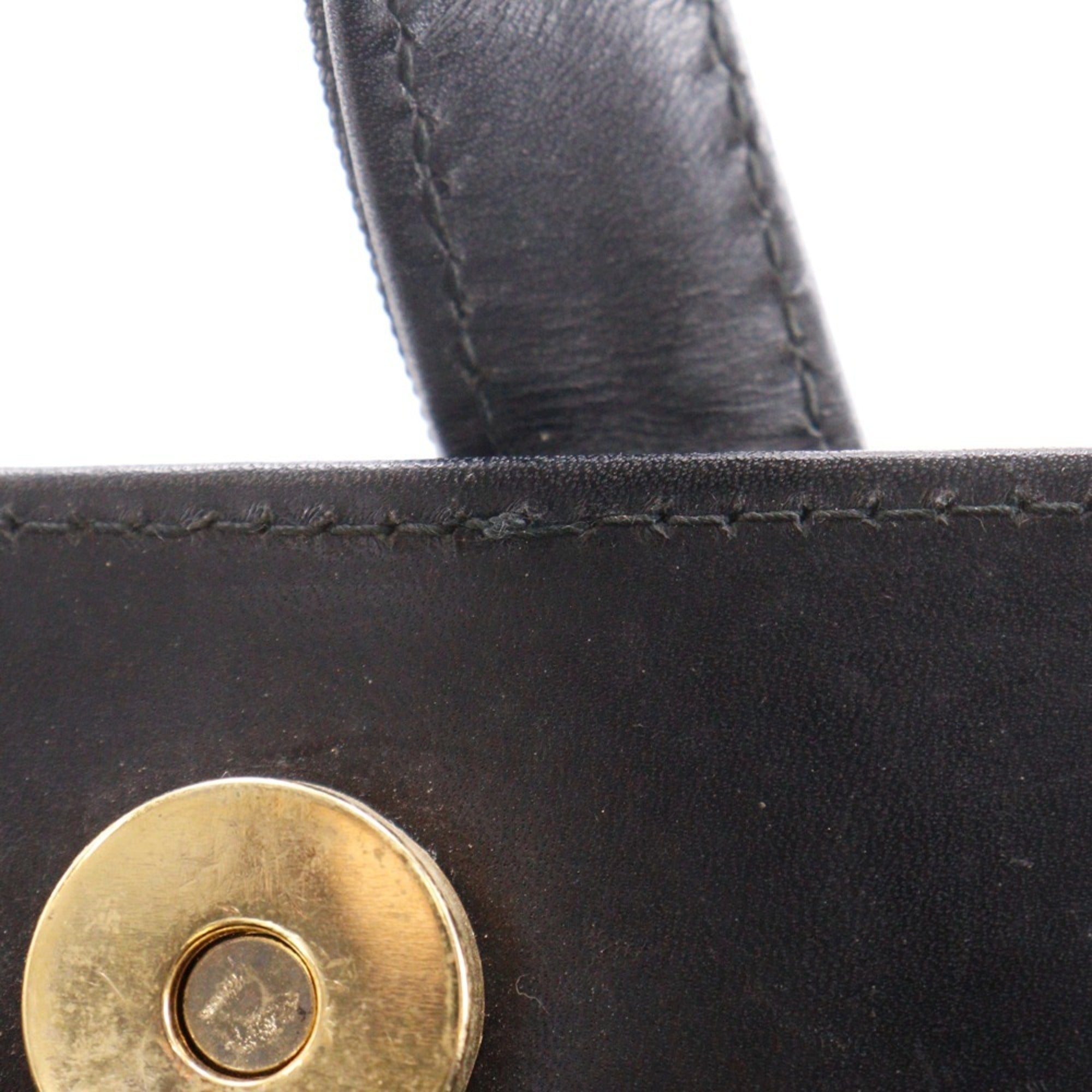 Salvatore Ferragamo Black Leather Handbag (Pre-Owned)