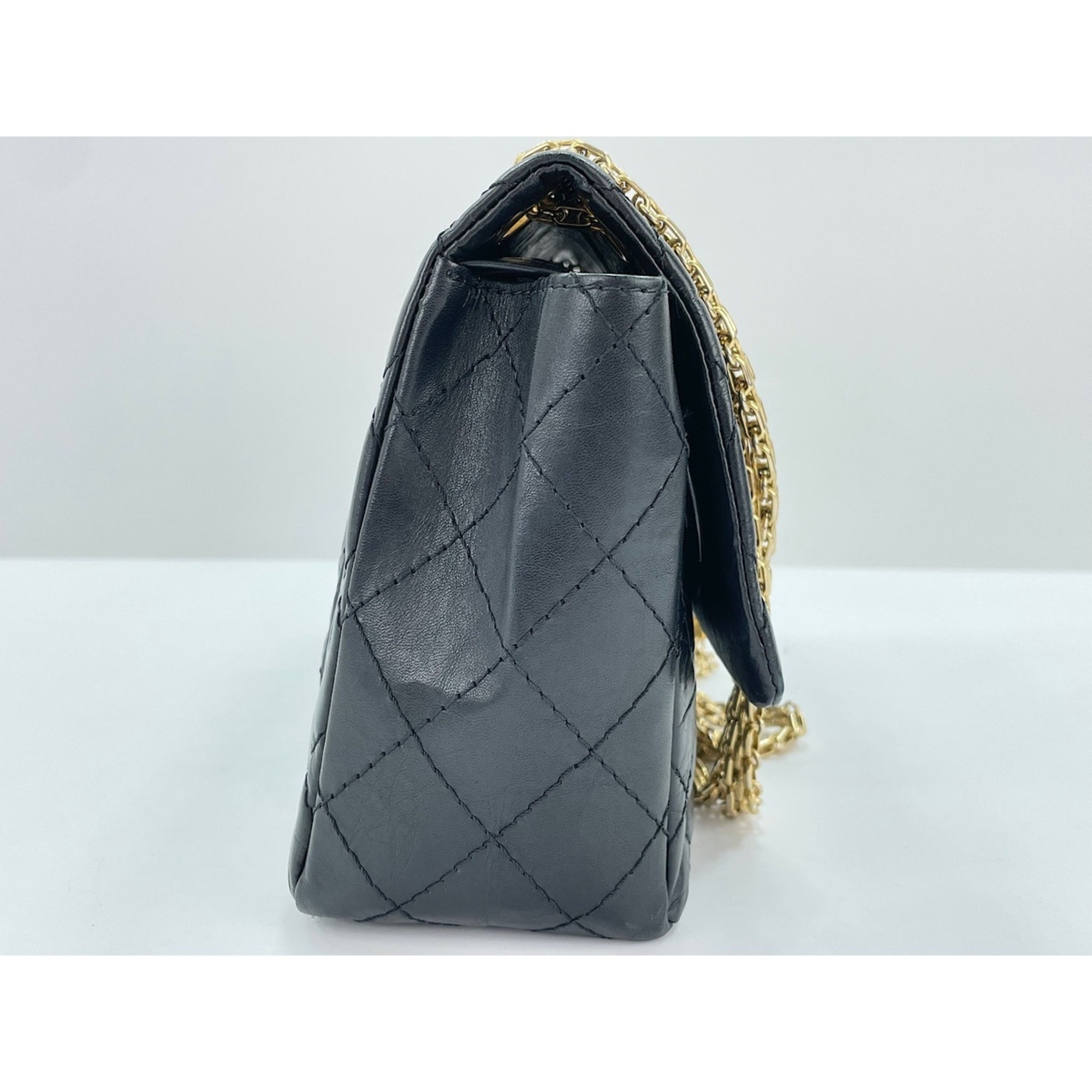 Chanel Black Shoulder Bag (Pre-Owned)