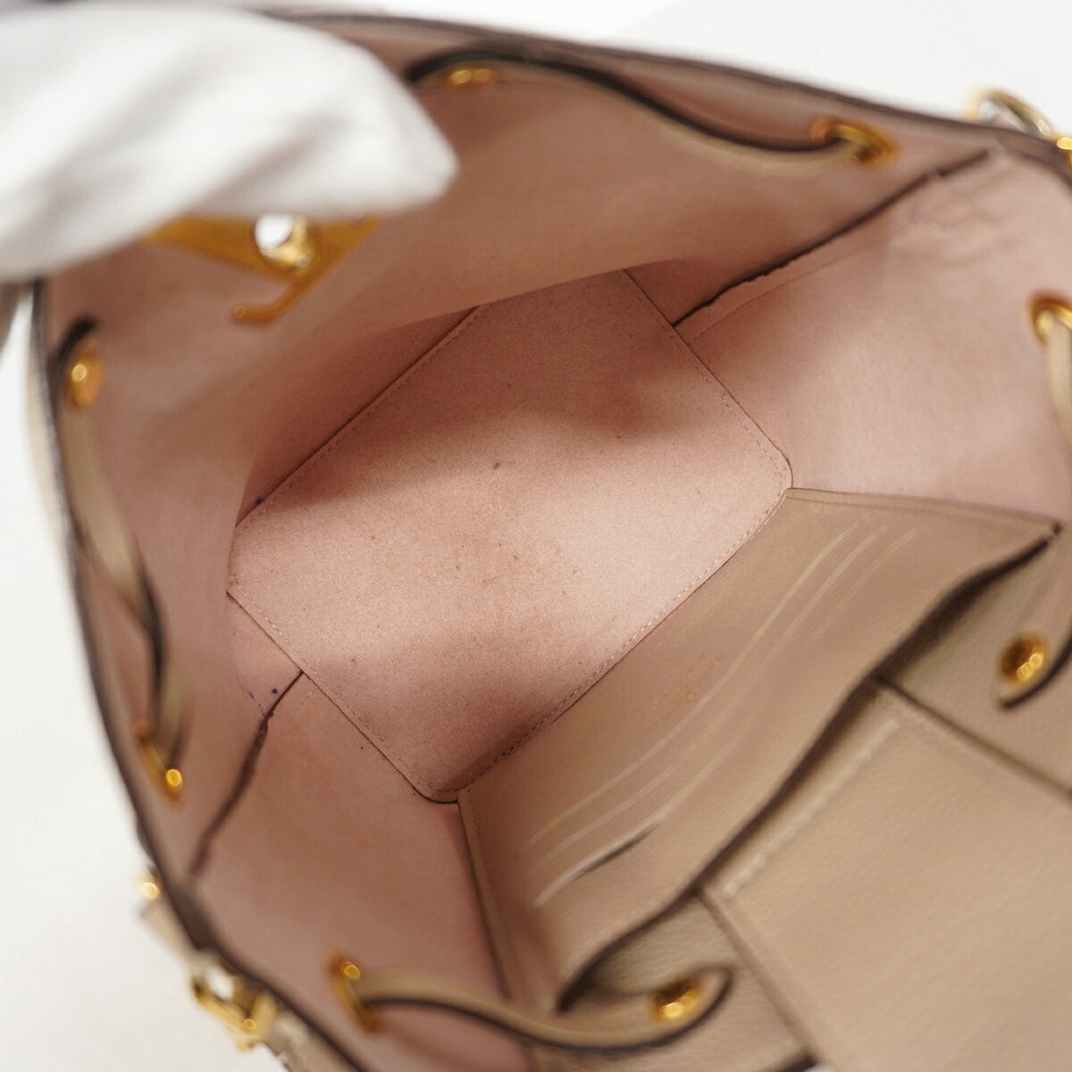 Louis Vuitton Beige Shoulder Bag (Pre-Owned)