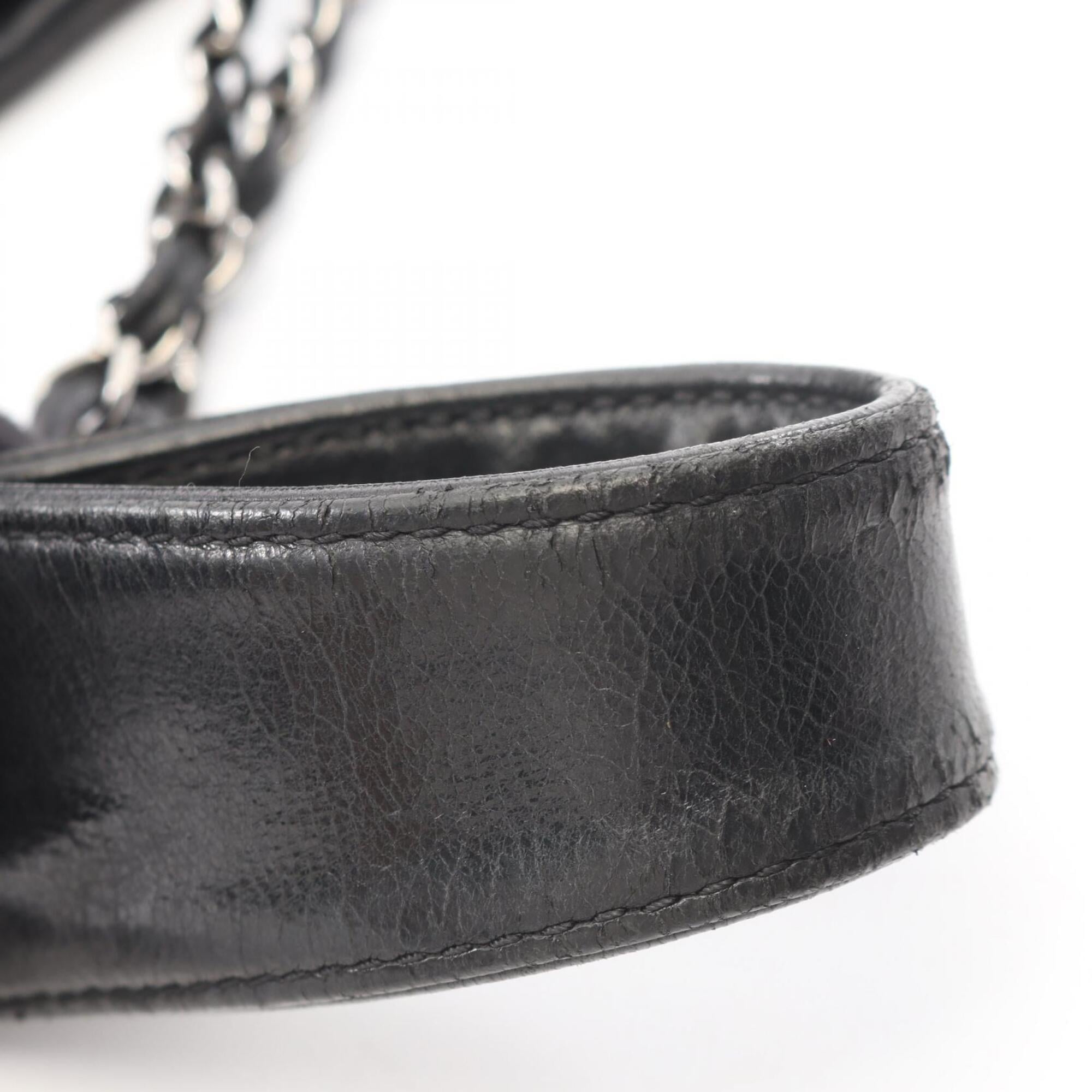 Chanel Black Leather Handbag Shoulder Bag (Pre-Owned)