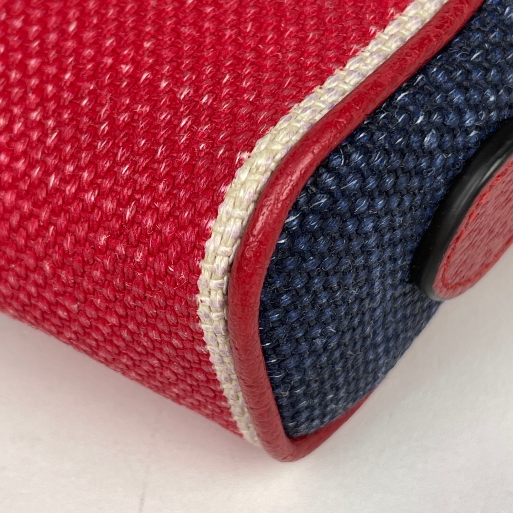 Gucci Blue Red Color White Canvas Shoulder Bag (Pre-Owned)