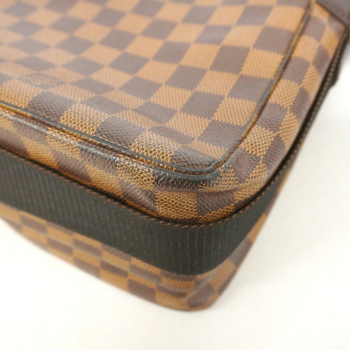 Louis Vuitton Ebene Handbag (Pre-Owned)