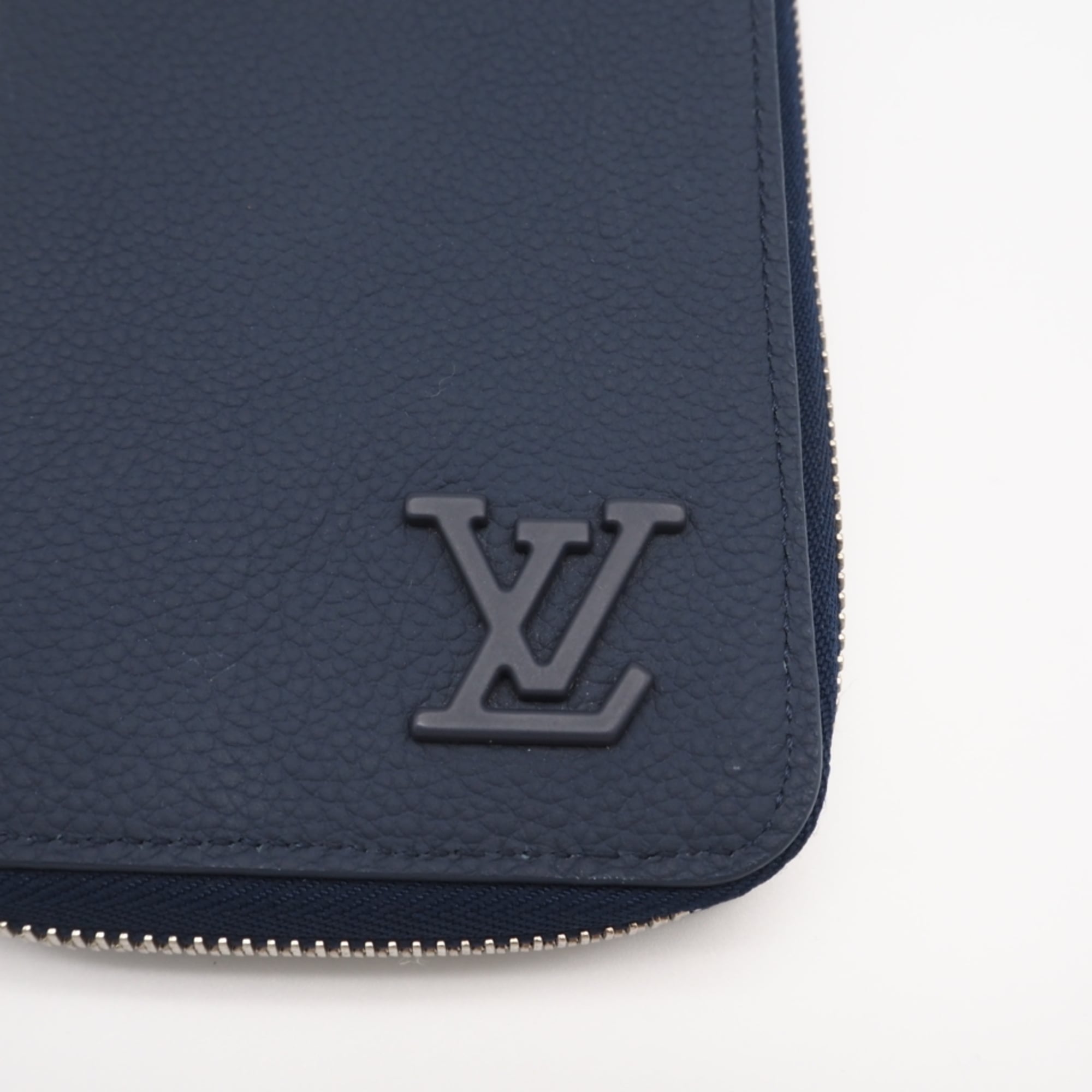 Louis Vuitton Navy Leather Long Wallet (Bi-Fold) (Pre-Owned)
