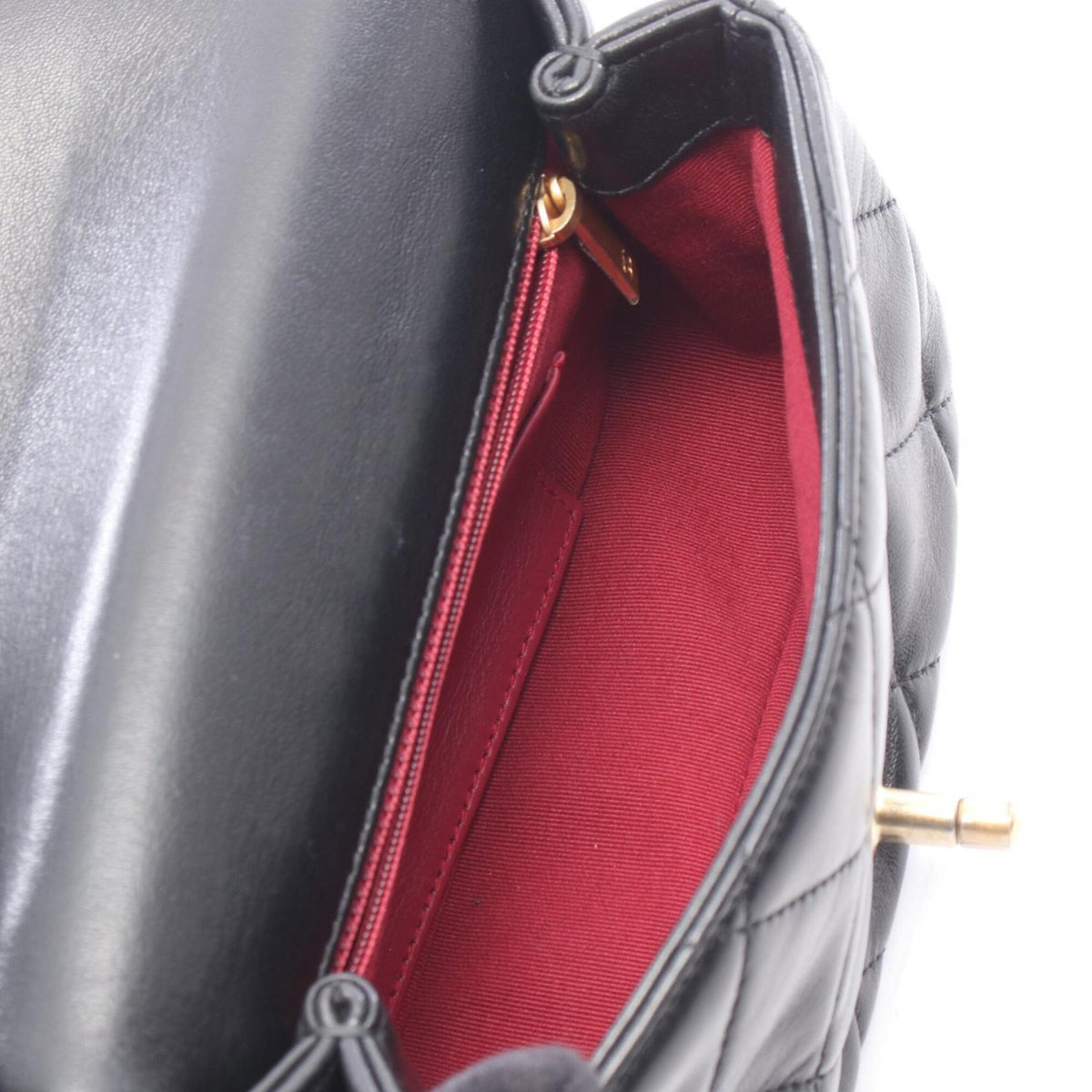 Chanel Matelasse Black Leather Handbag Shoulder Bag (Pre-Owned)