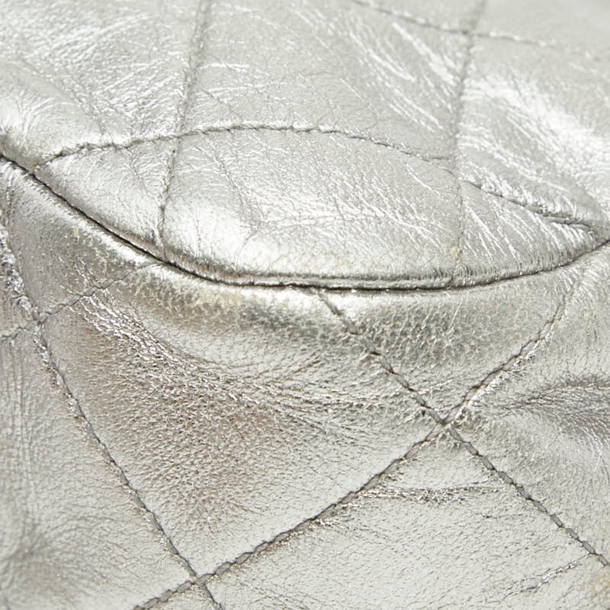 Chanel Matelasse Silver Leather Shoulder Bag (Pre-Owned)