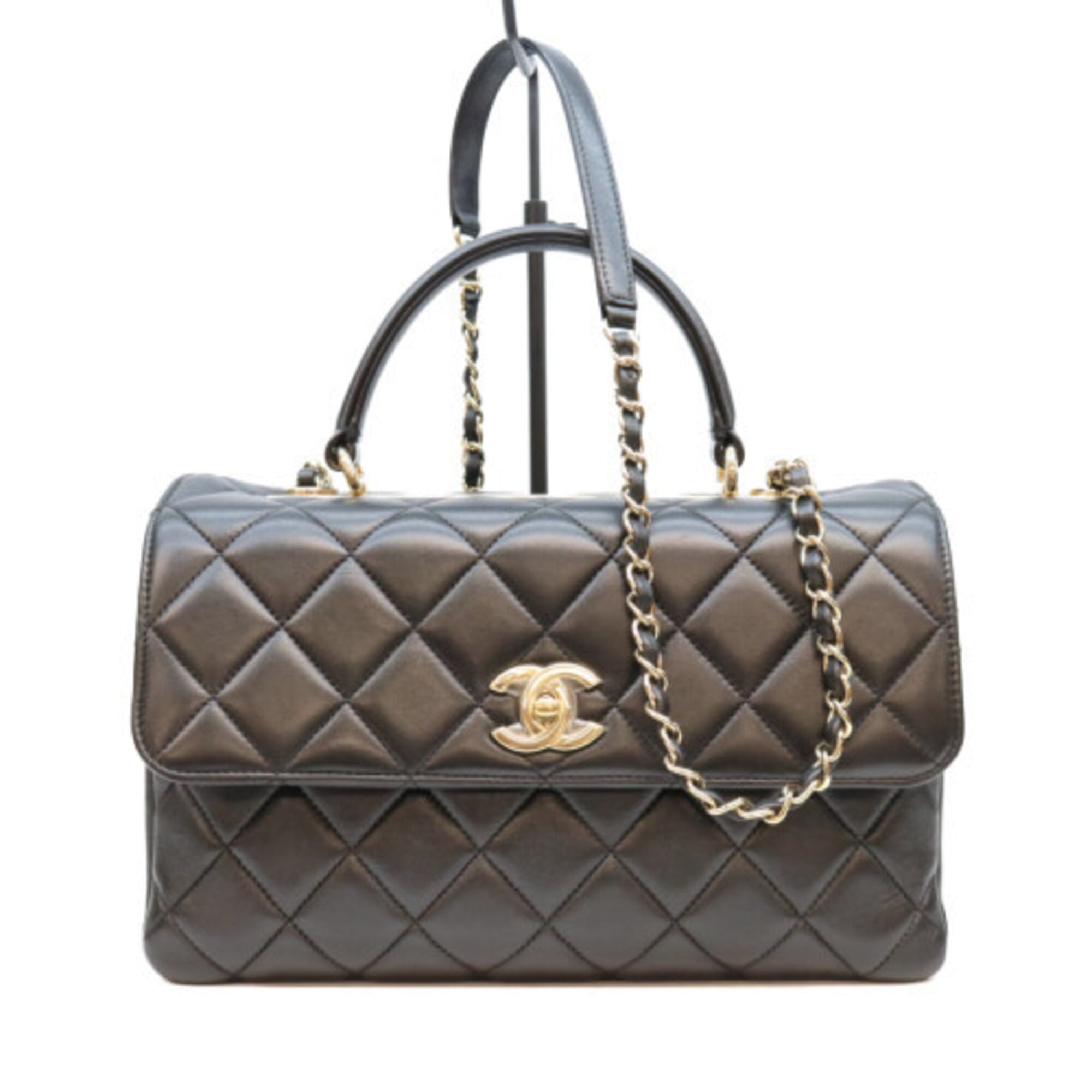 Chanel Black Leather Shoulder Bag (Pre-Owned)