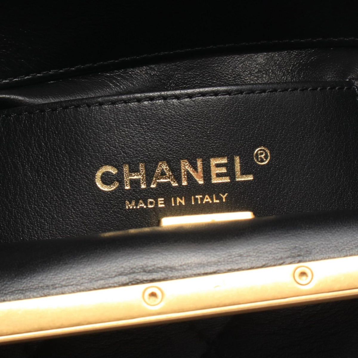 Chanel Black Leather Handbag Shoulder Bag (Pre-Owned)