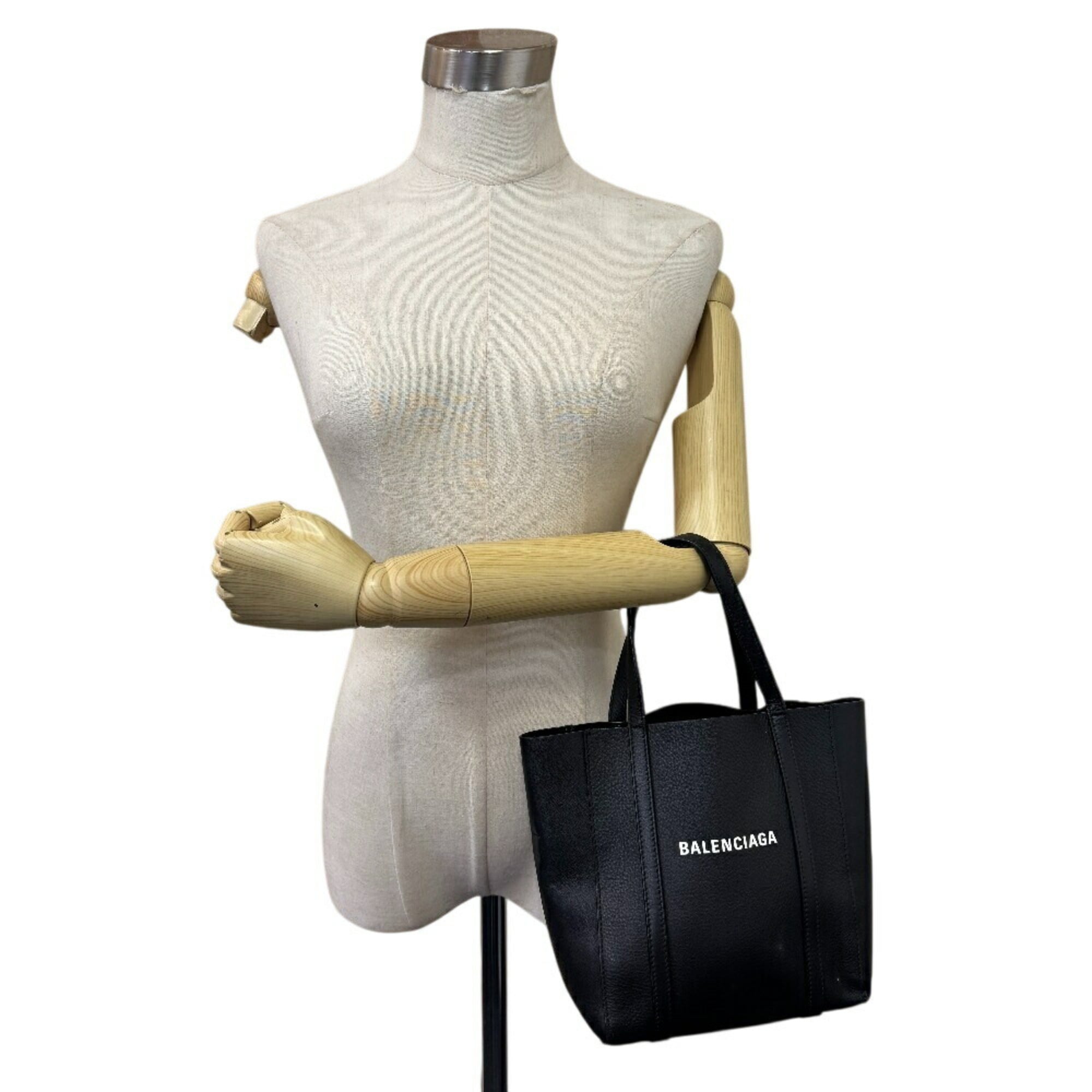 Balenciaga Black Leather Handbag (Pre-Owned)