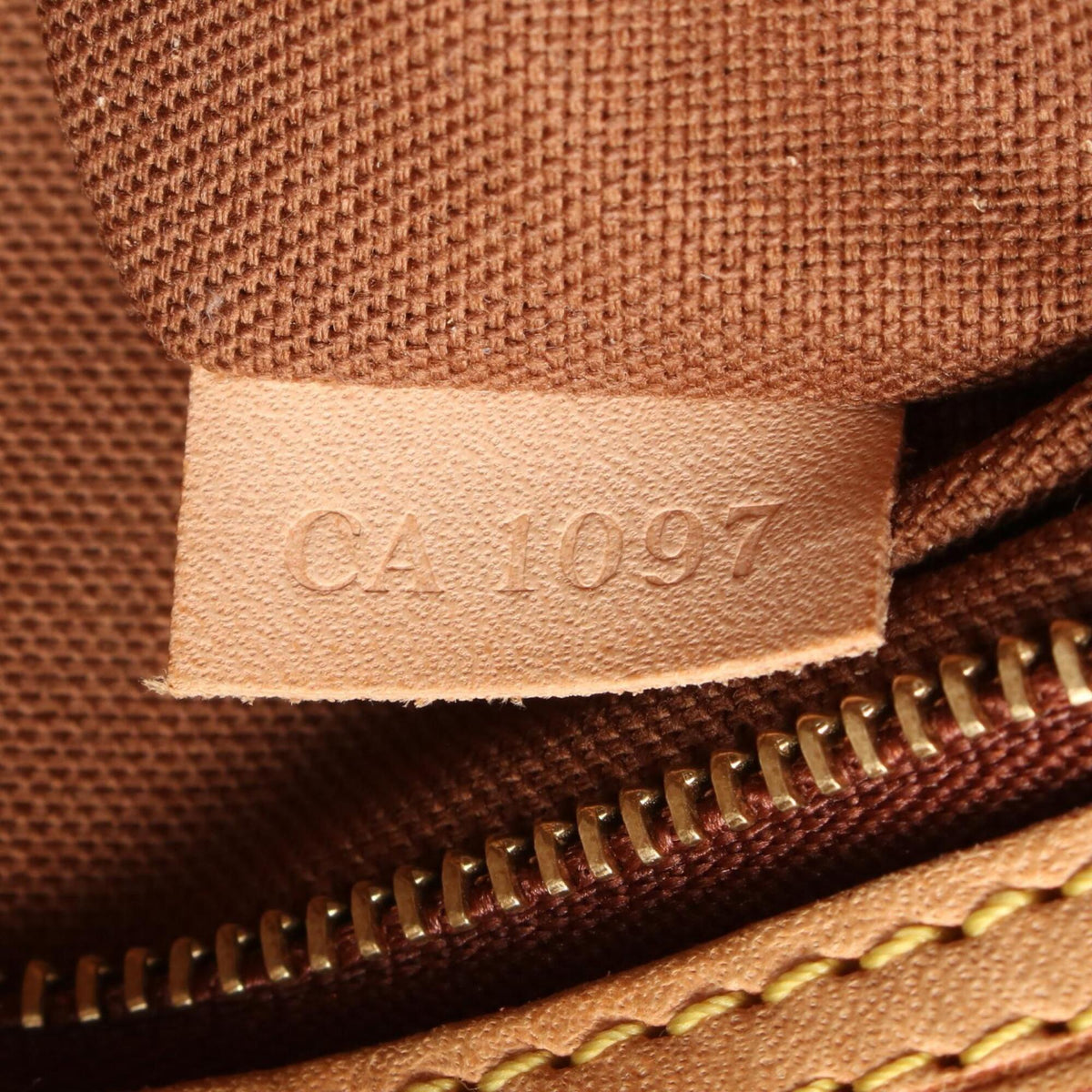 Louis Vuitton Brown Monogram Coated Canvas Leather Handbag Shoulder Bag (Pre-Owned)