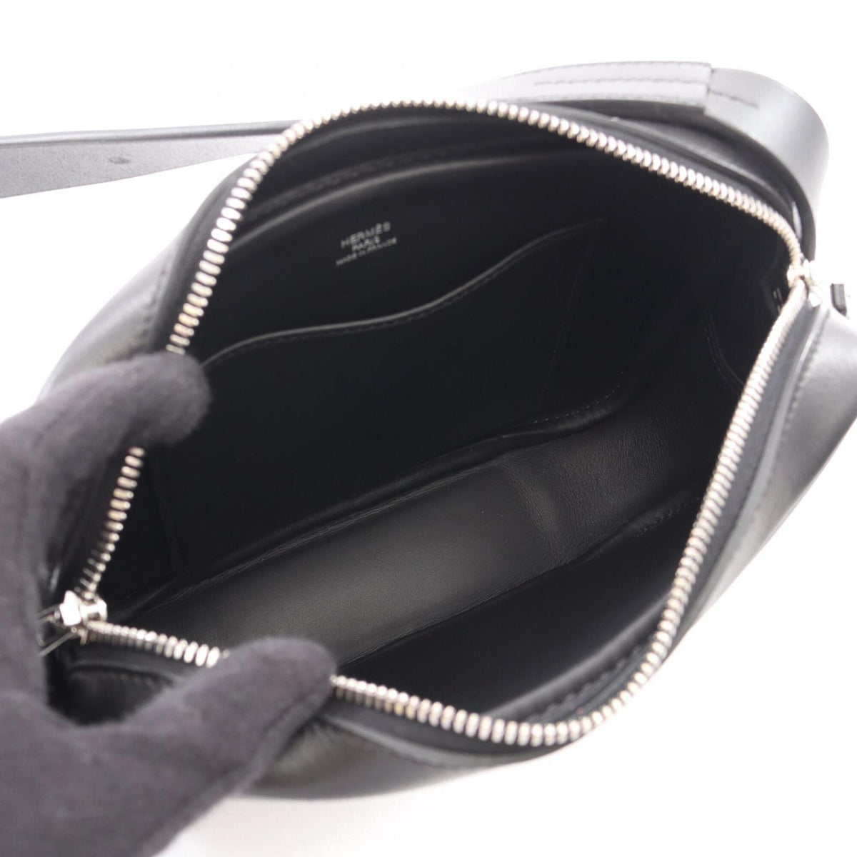 Hermes Black Leather Shoulder Bag (Pre-Owned)