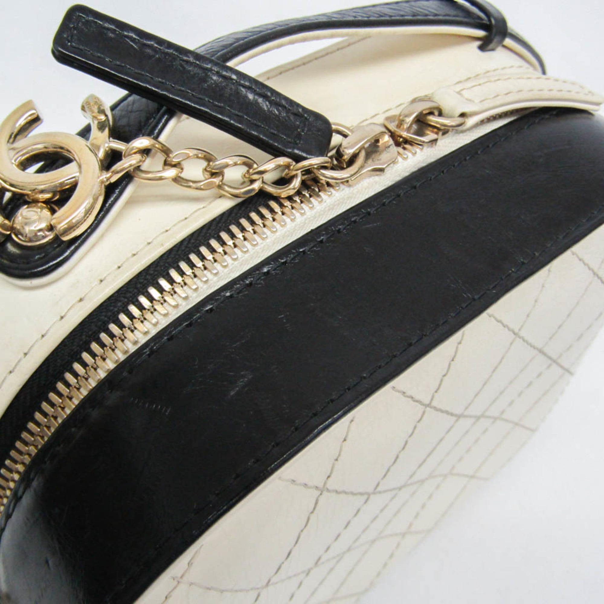 Chanel Vanity Case Bag Quilted Crumpled Calfskin Black Leather Shoulder Bag Bag (Pre-Owned)