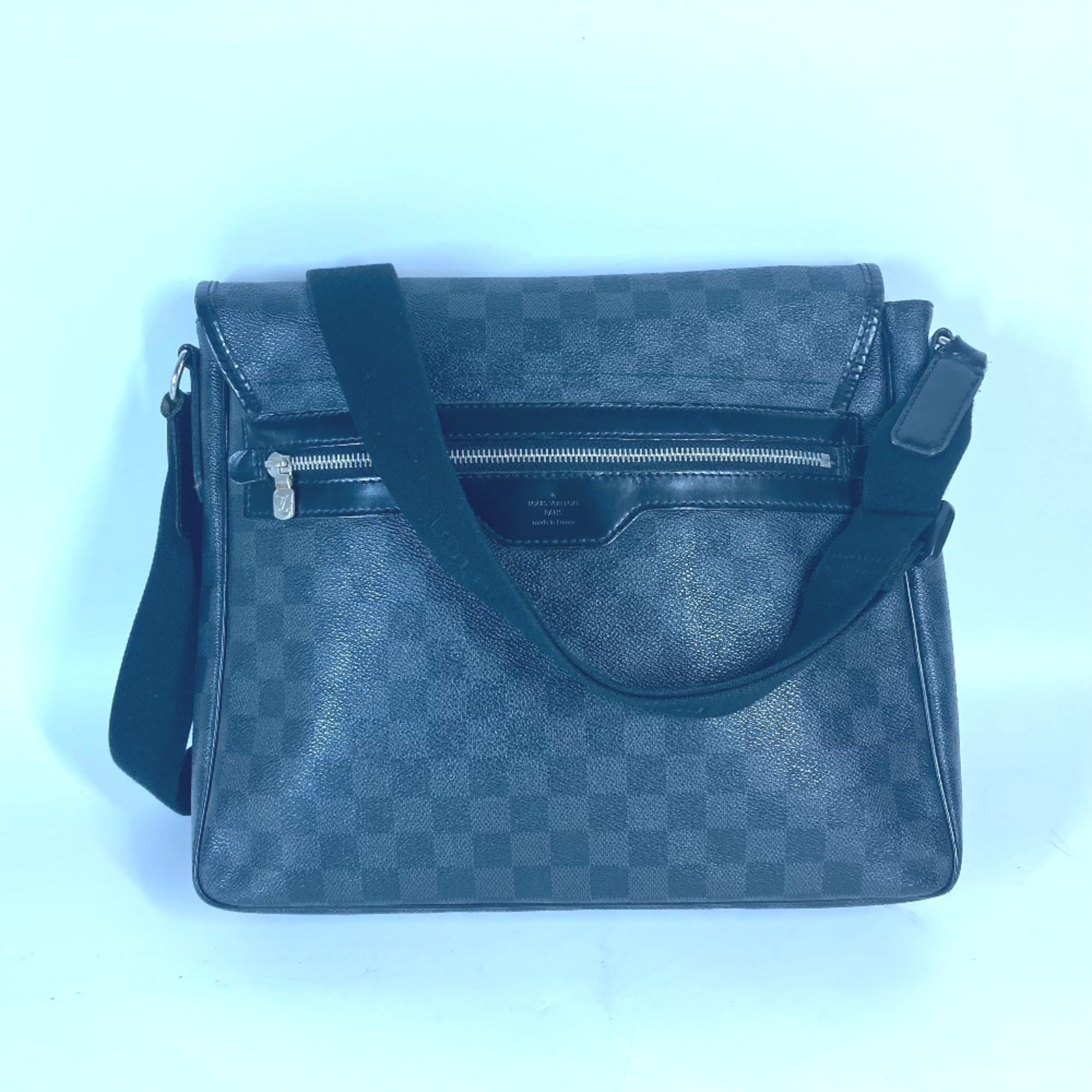 Louis Vuitton Black Damier Graphite Messenger Bag Shoulder Bag (Pre-Owned)
