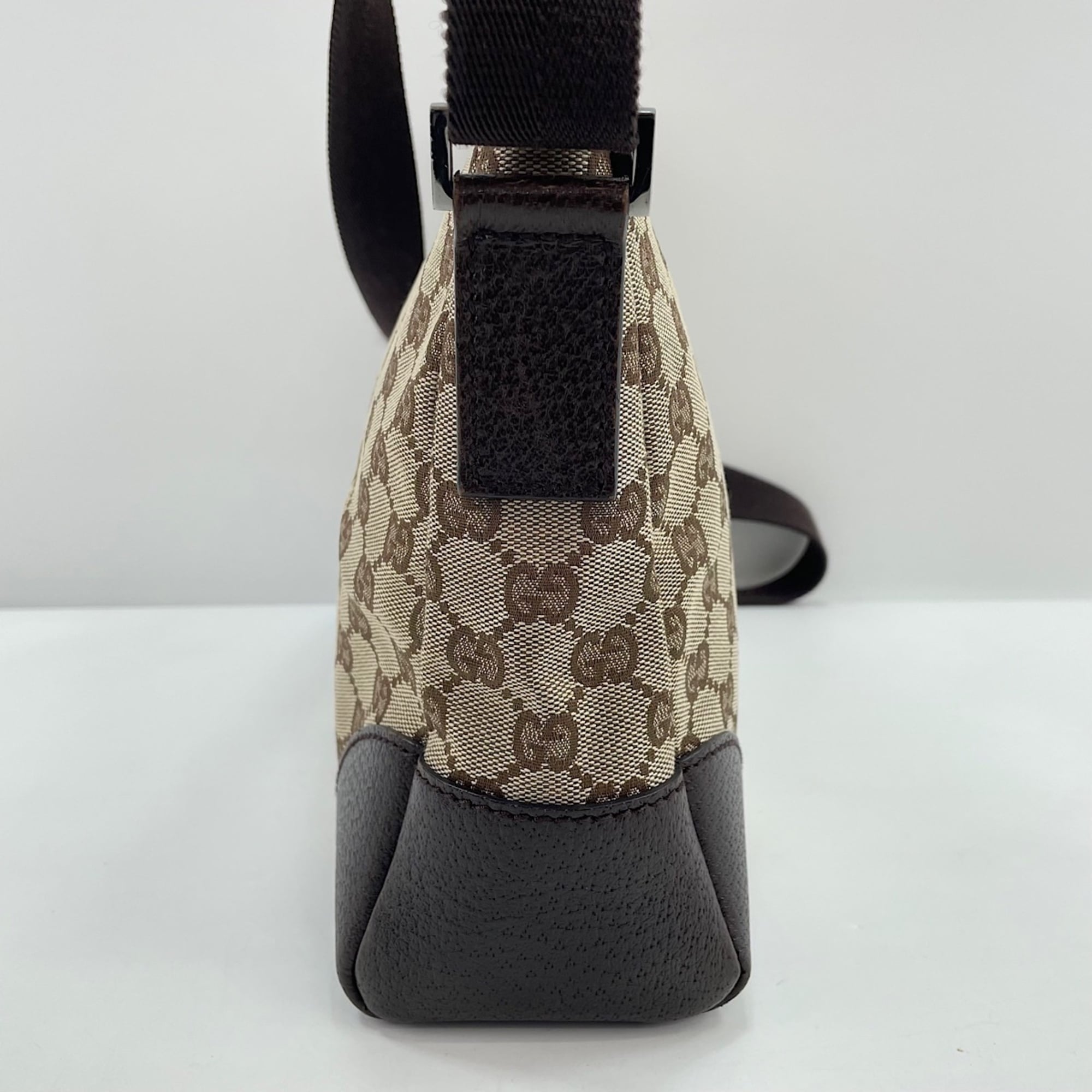 Gucci Beige Shoulder Bag (Pre-Owned)