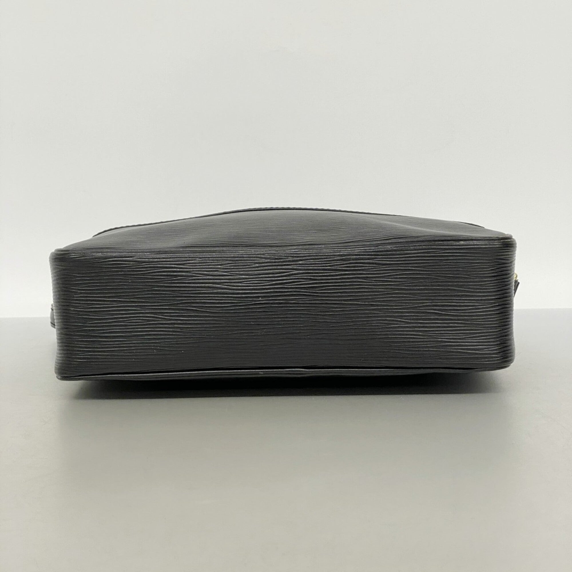 Louis Vuitton Noir Shoulder Bag (Pre-Owned)