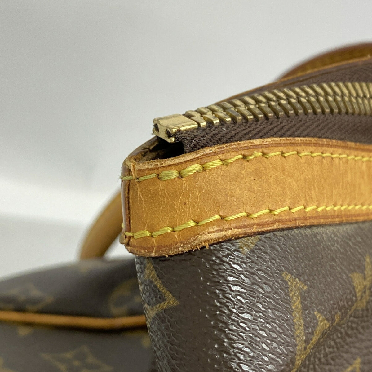 Louis Vuitton Brown Handbag (Pre-Owned)