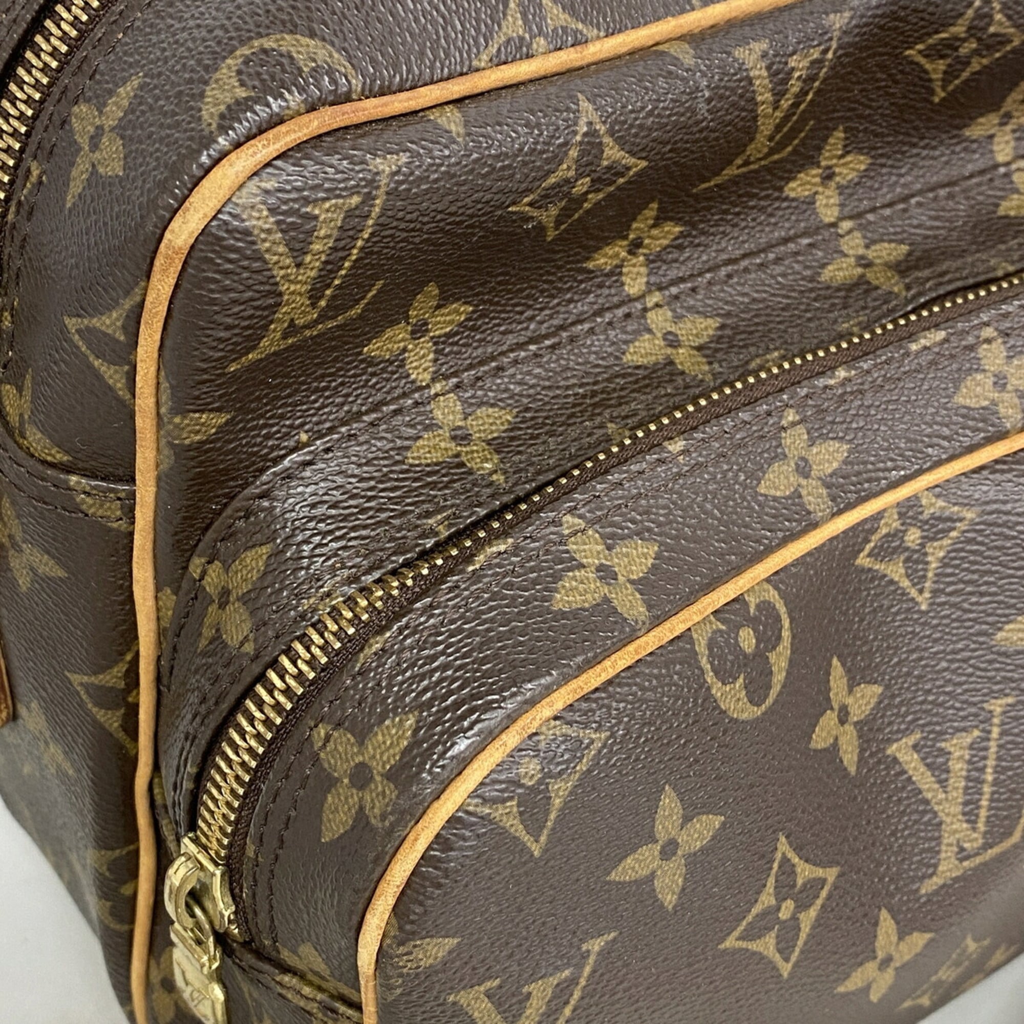 Louis Vuitton Brown Shoulder Bag (Pre-Owned)