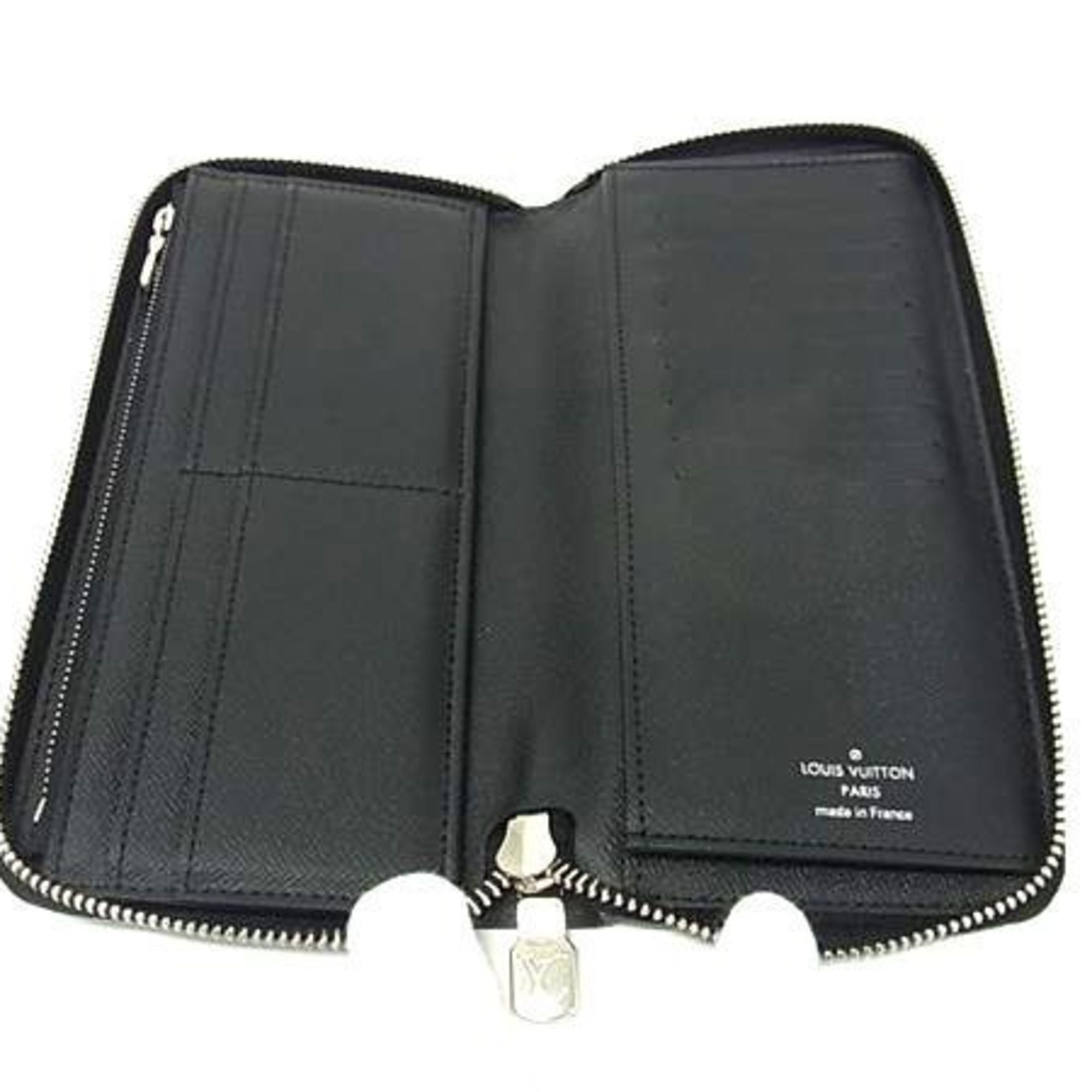 Louis Vuitton Black Noir Taiga Leather Long Wallet (Bi-Fold) (Pre-Owned)