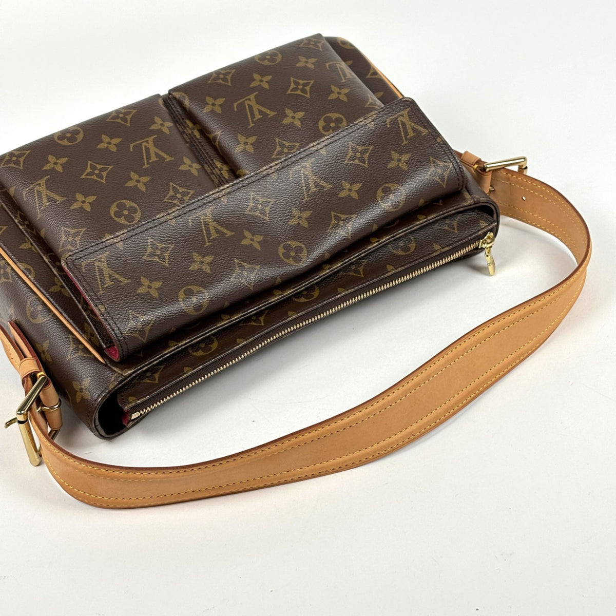 Louis Vuitton Brown Monogram Shoulder Bag (Pre-Owned)