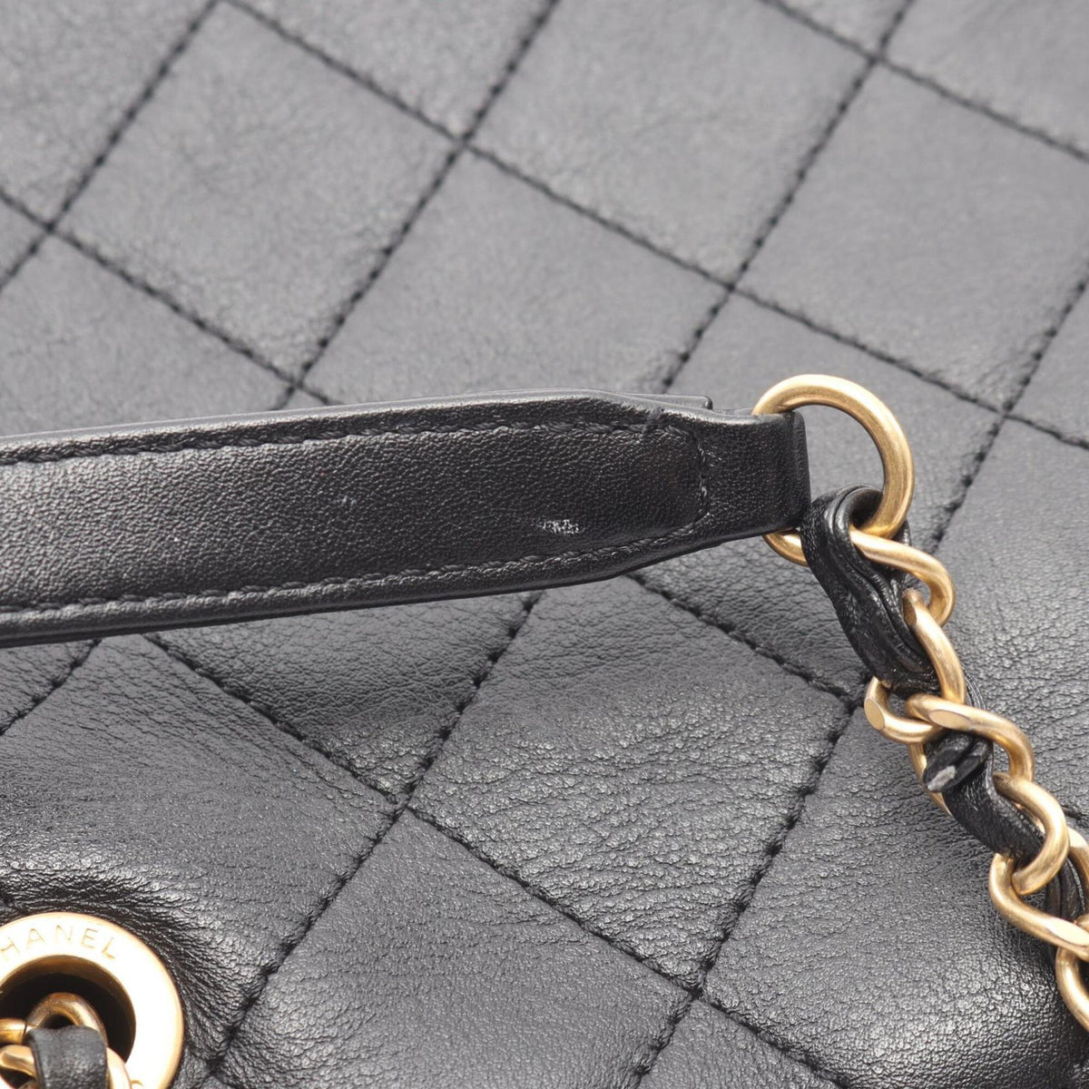 Chanel Black Leather Handbag Shoulder Bag (Pre-Owned)