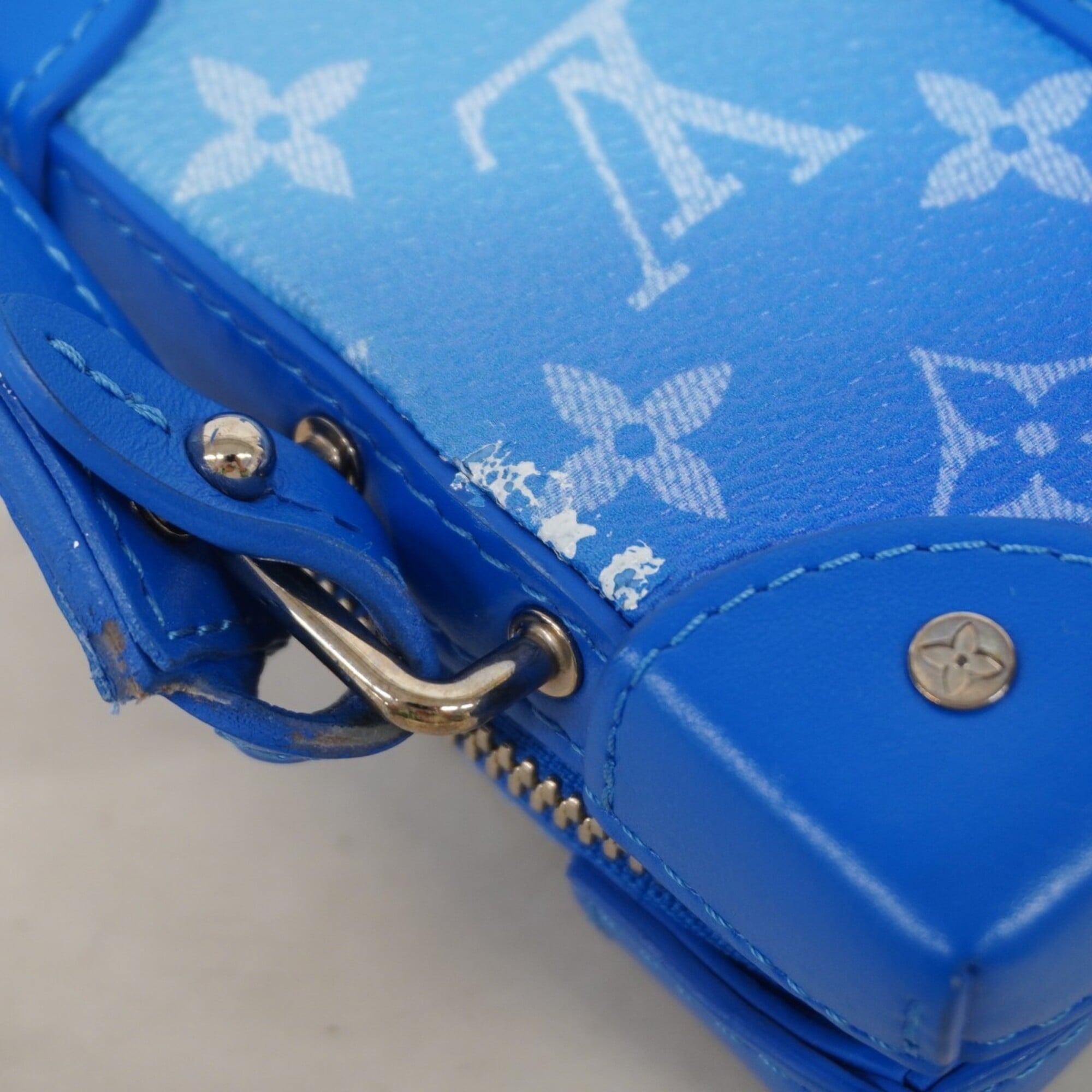 Louis Vuitton Blue White Shoulder Bag (Pre-Owned)