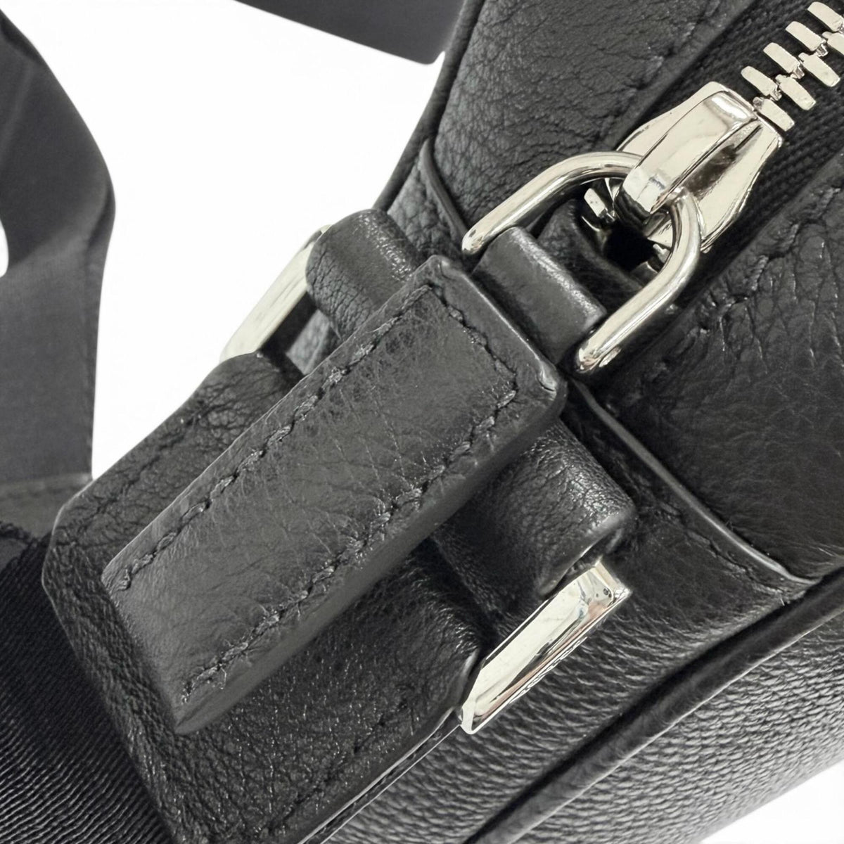 Prada Black Leather Crossbody Bag Shoulder Bag (Pre-Owned)