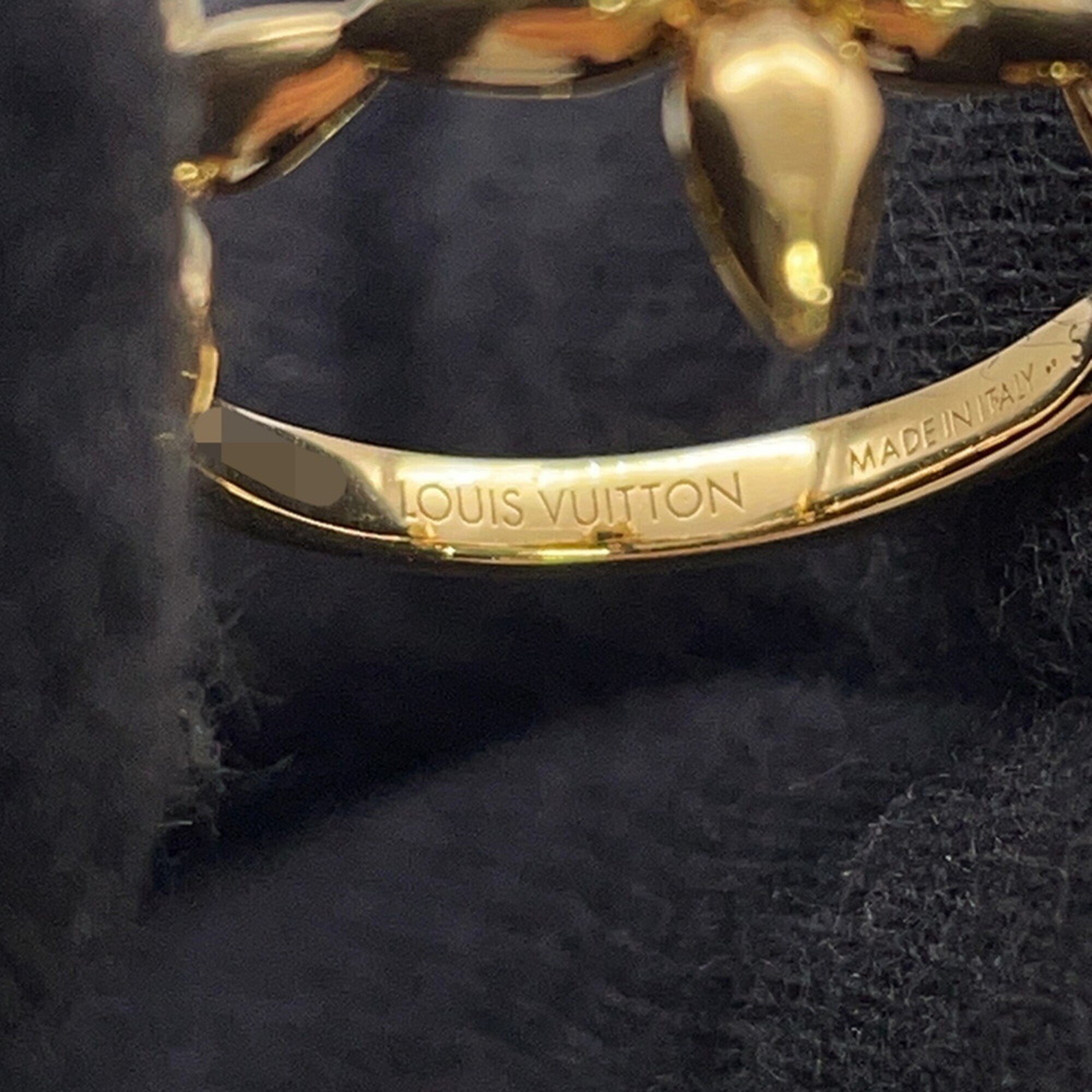Louis Vuitton Gold Metal Band Ring (Pre-Owned)