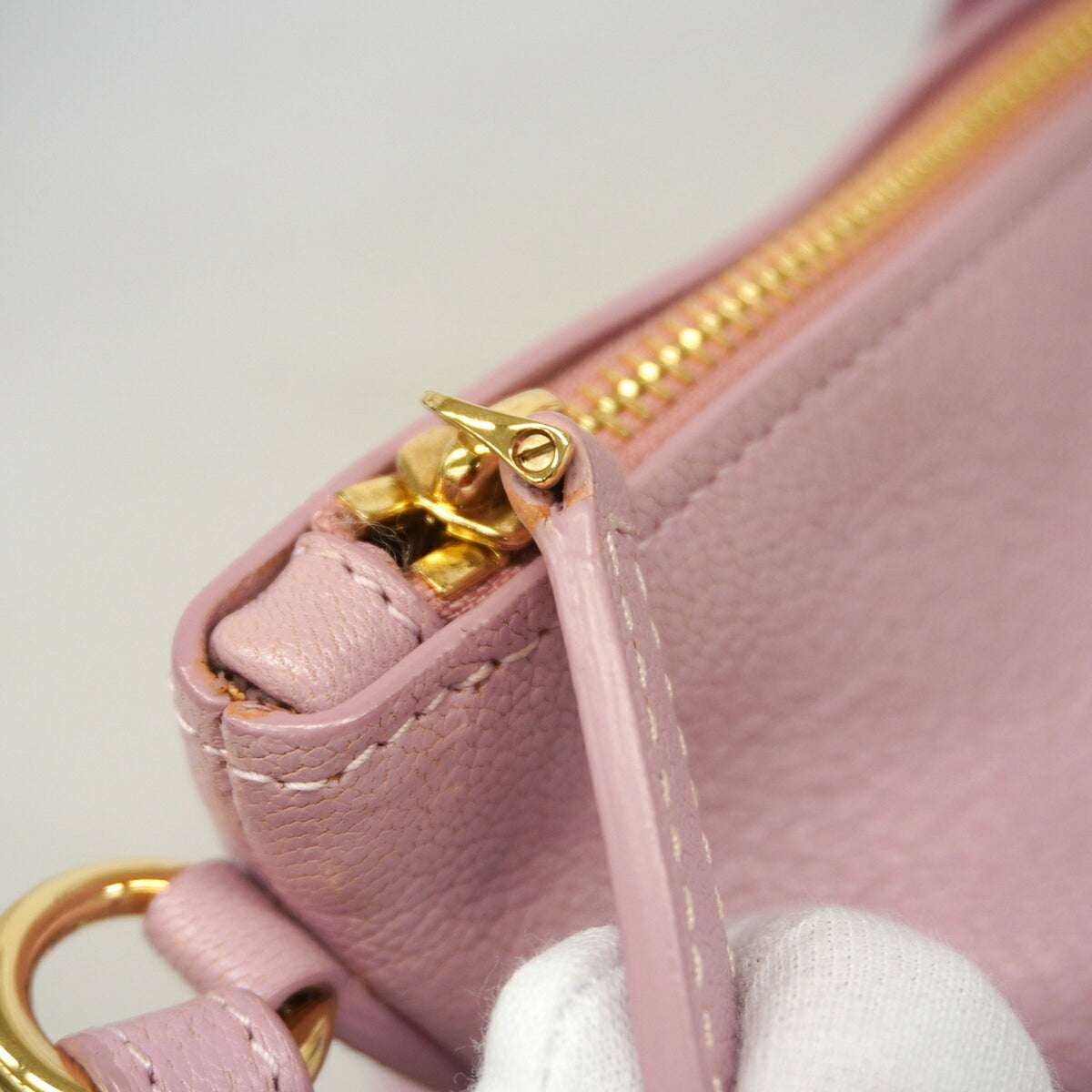 Salvatore Ferragamo Pink Leather Handbag (Pre-Owned)
