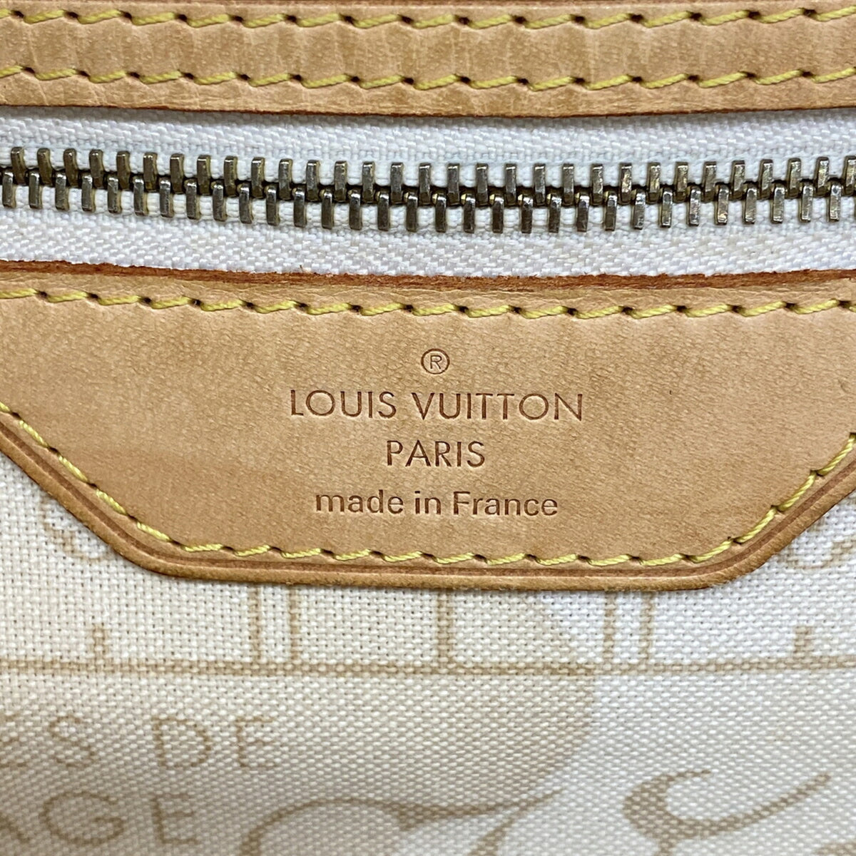 Louis Vuitton White Tote Bag (Pre-Owned)