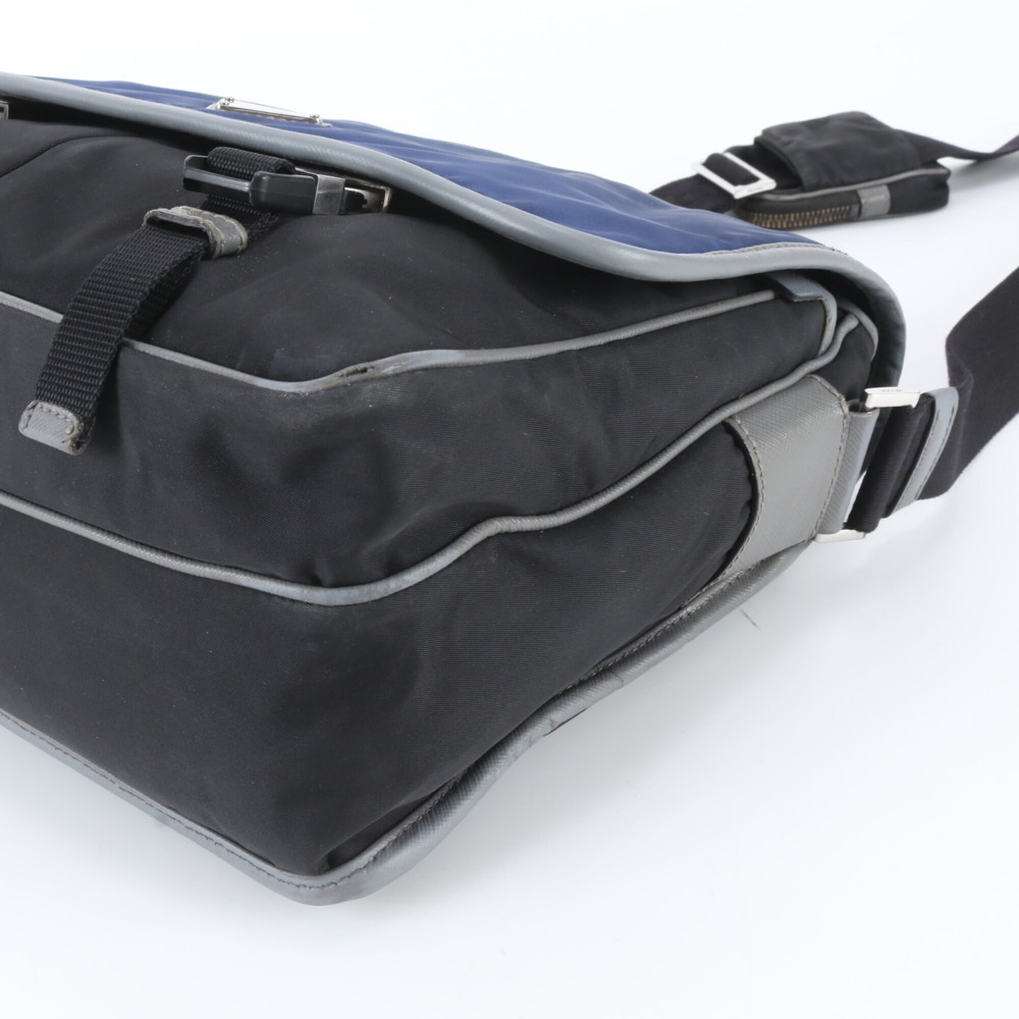Prada Black Navy Nylon Leather Pouch Shoulder Bag (Pre-Owned)