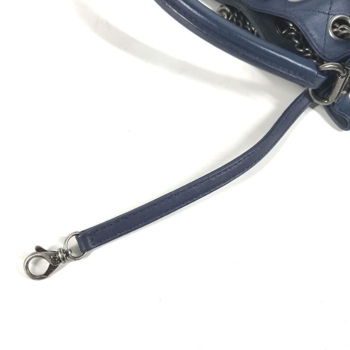 Chanel Blue Leather Shoulder Bag (Pre-Owned)