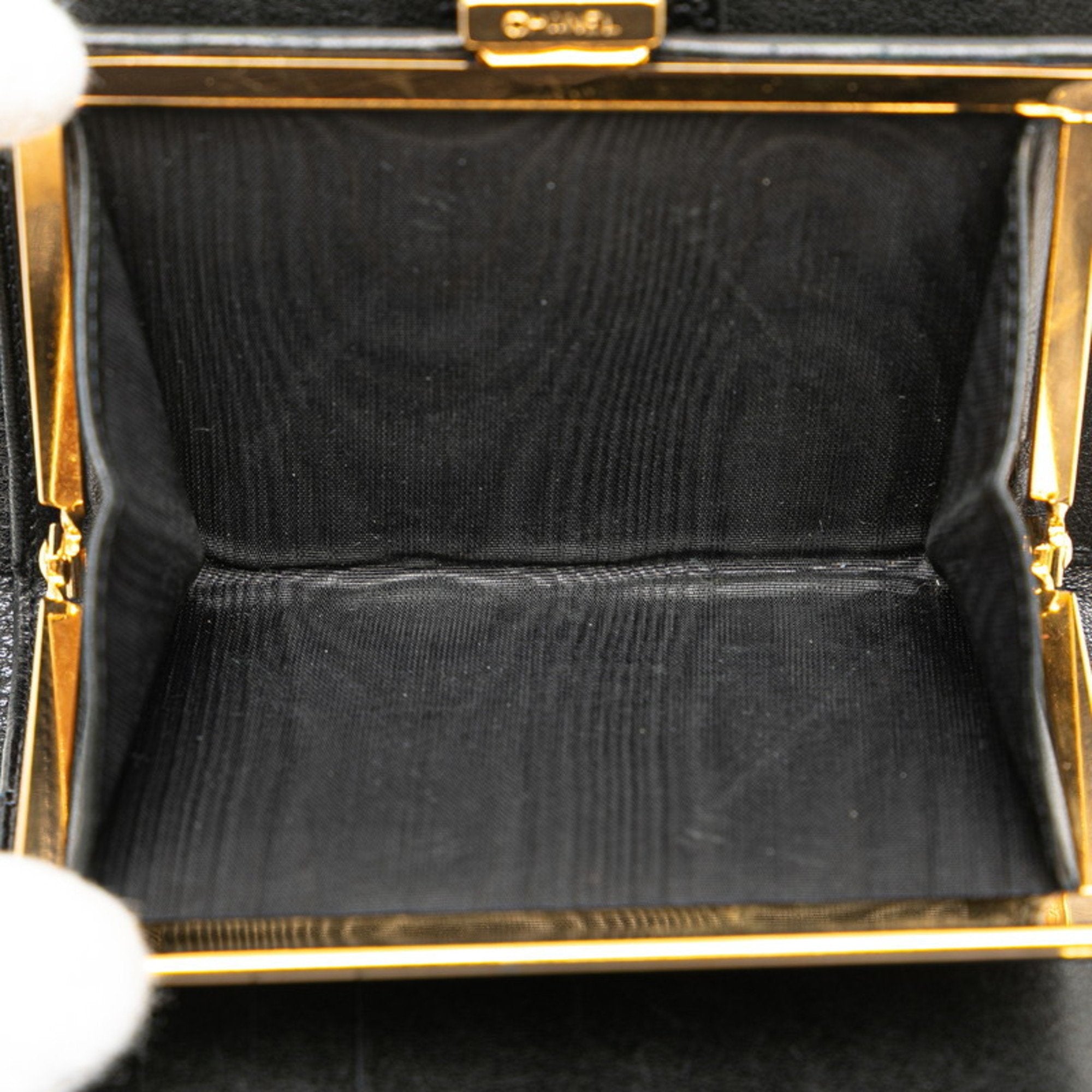 Chanel Black Grained Calfskin Wallet (Bi-Fold) (Pre-Owned)