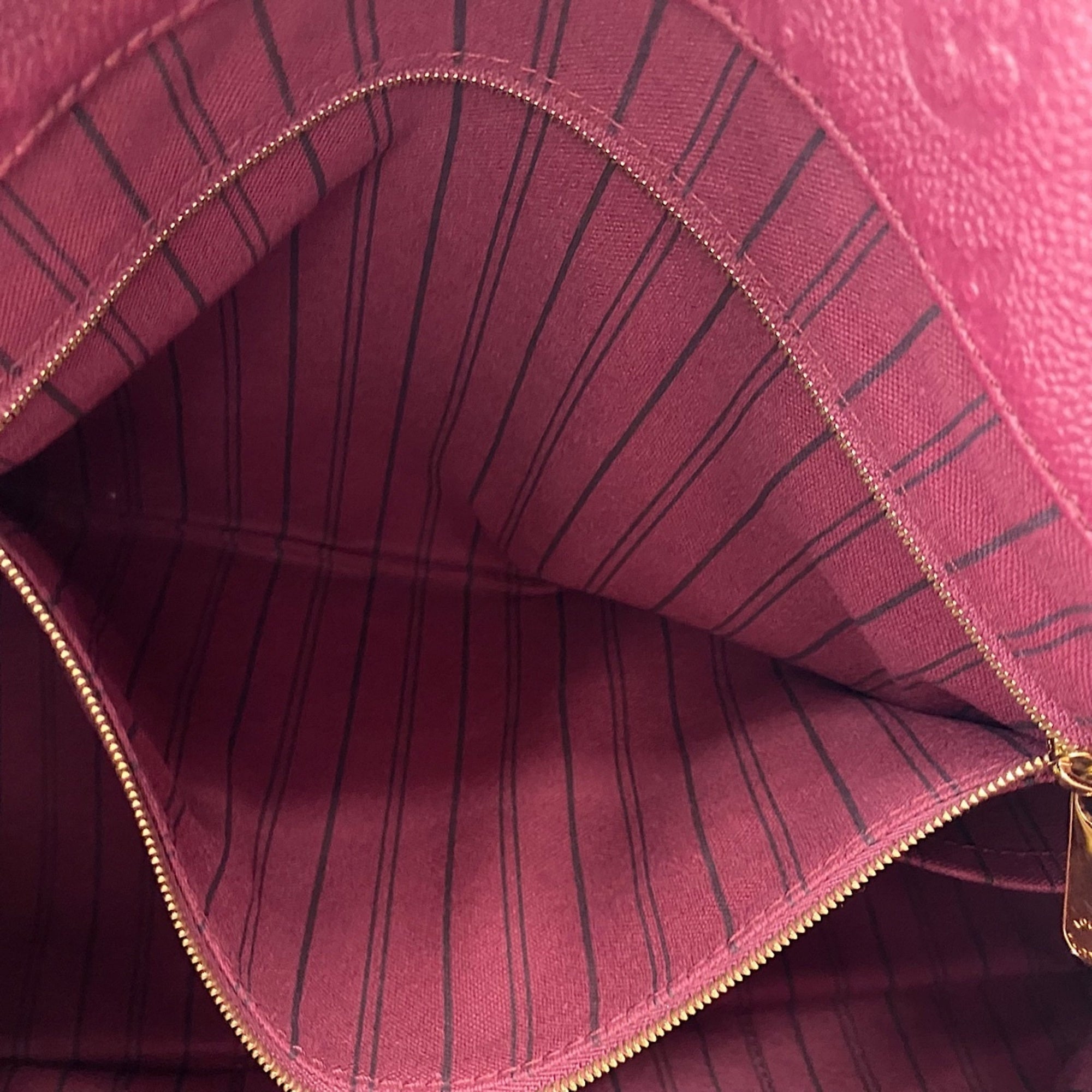 Louis Vuitton Purple Handbag (Pre-Owned)