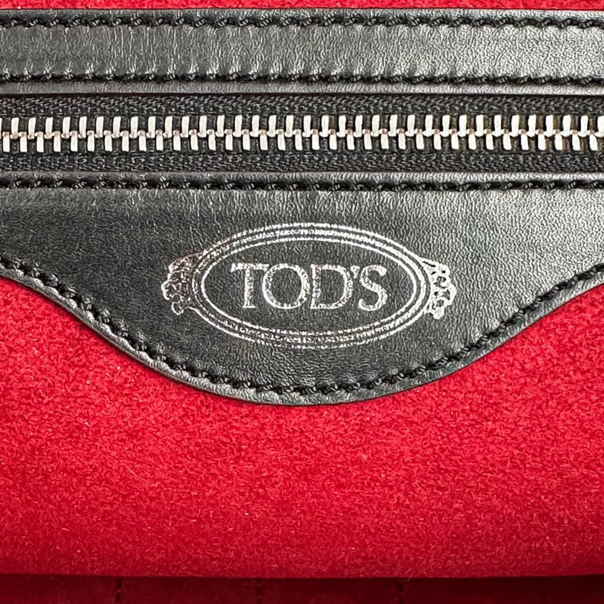 Tod's Black Leather Boston Bag Handbag (Pre-Owned)