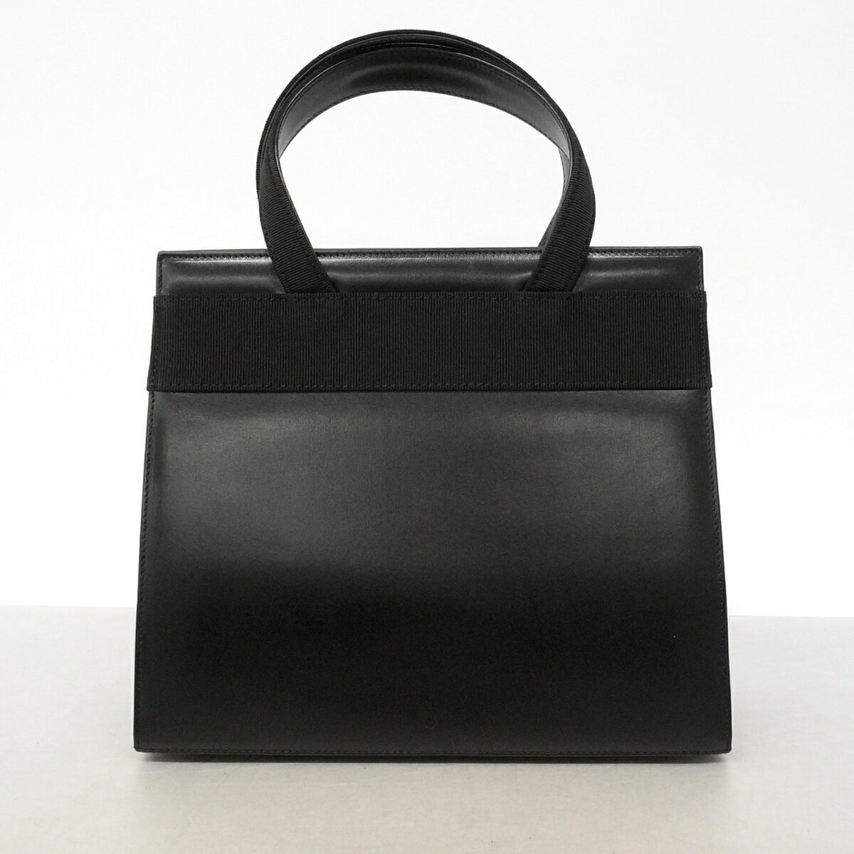 Salvatore Ferragamo Black Leather Handbag (Pre-Owned)