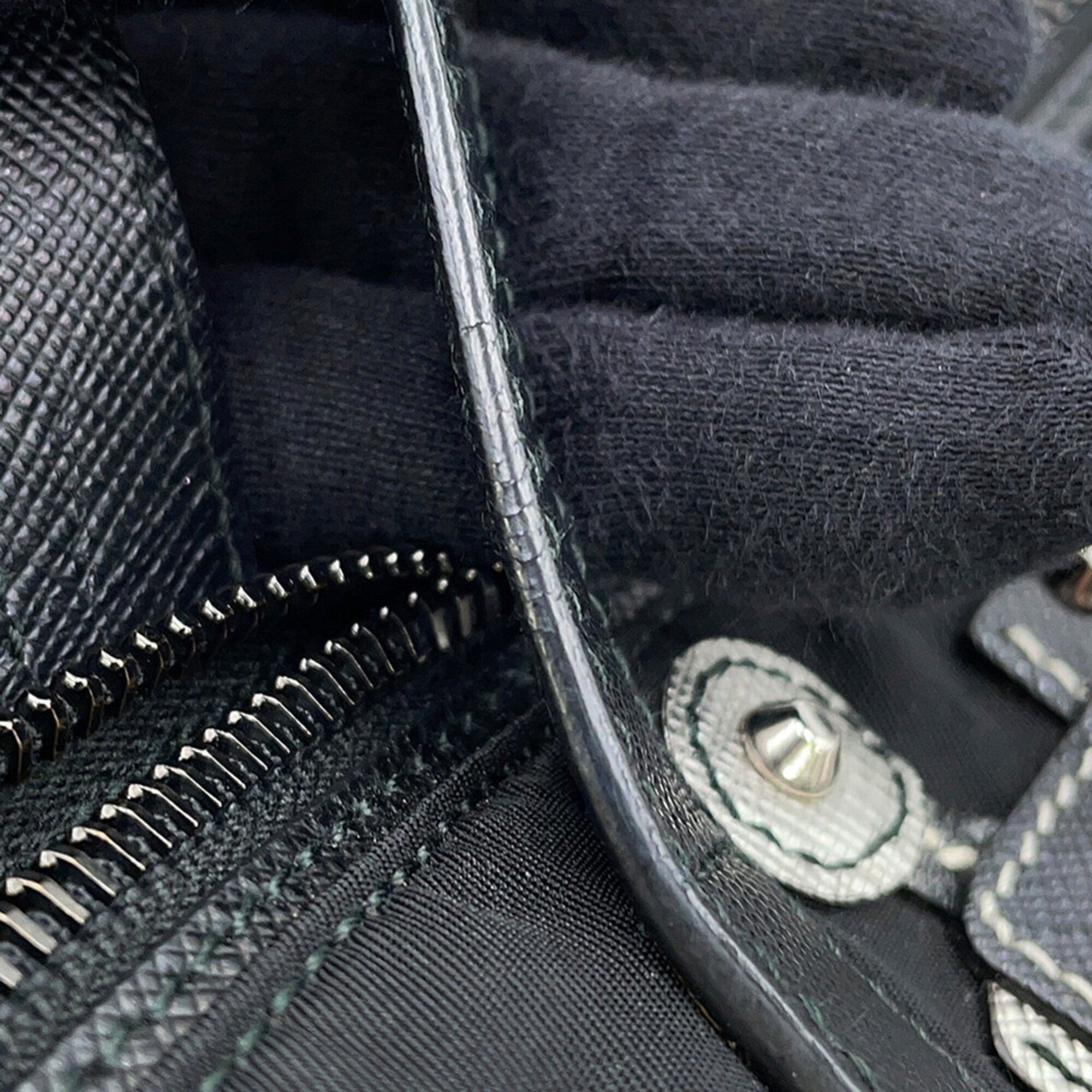 Prada Black Nylon Handbag (Pre-Owned)