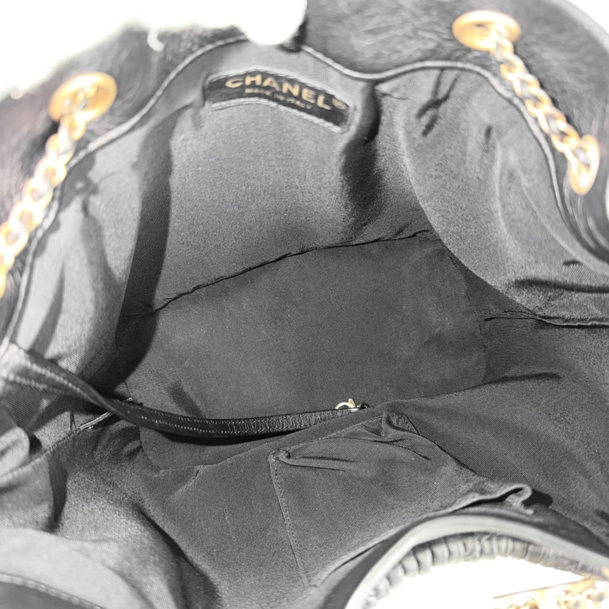 Chanel Black Leather Shoulder Bag (Pre-Owned)