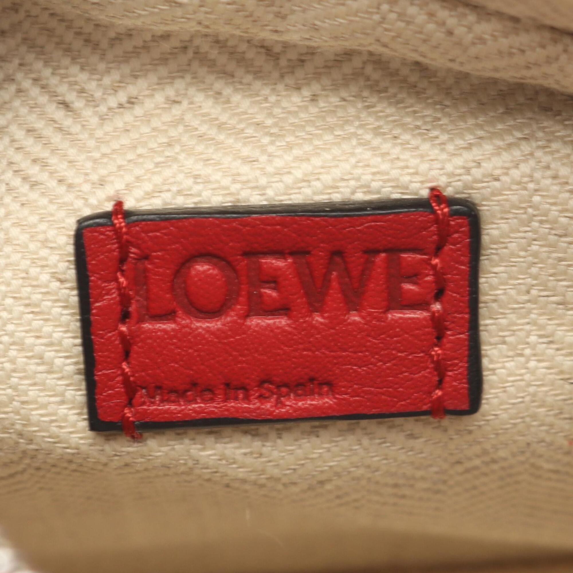 Loewe Red Color Leather Handbag (Pre-Owned)