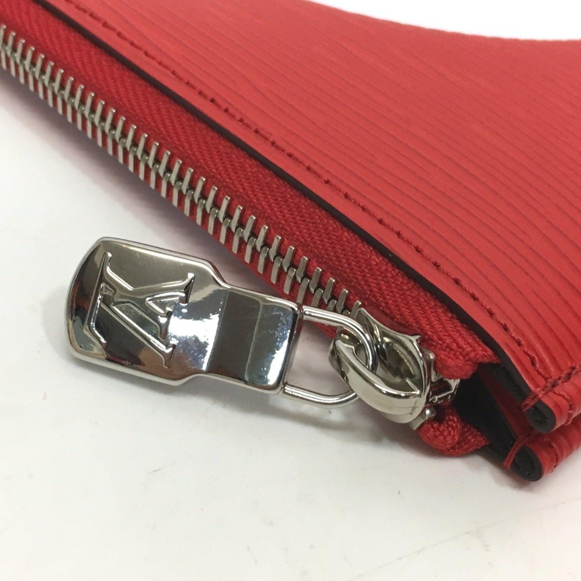 Louis Vuitton Red Color Epi Leather Clutch Bag Pochette (Pre-Owned)