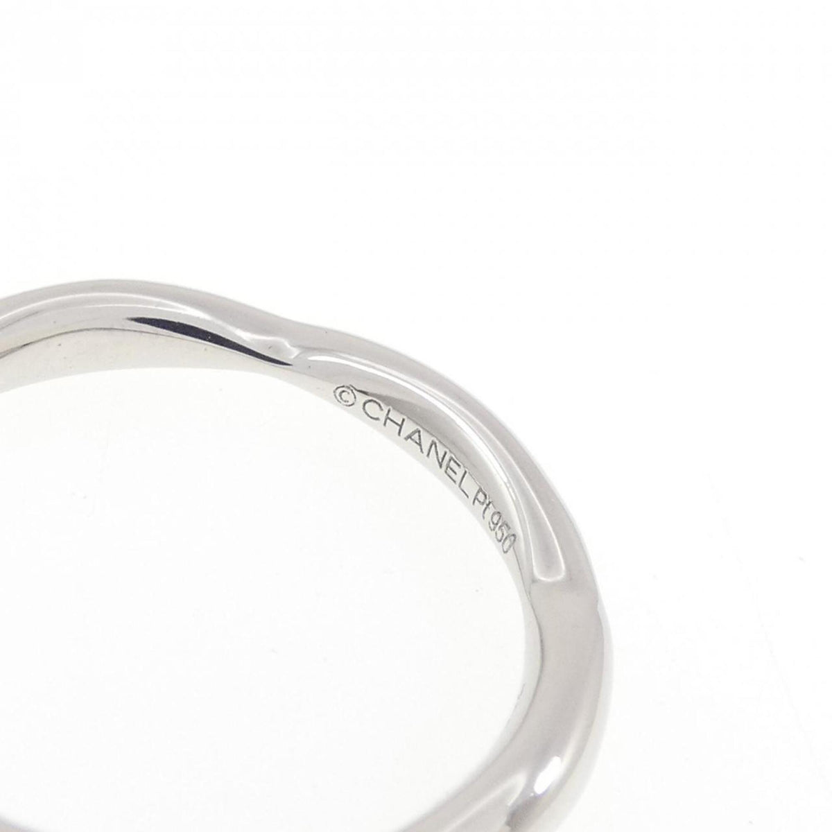 Chanel Platinum 950 Band Ring (Pre-Owned)