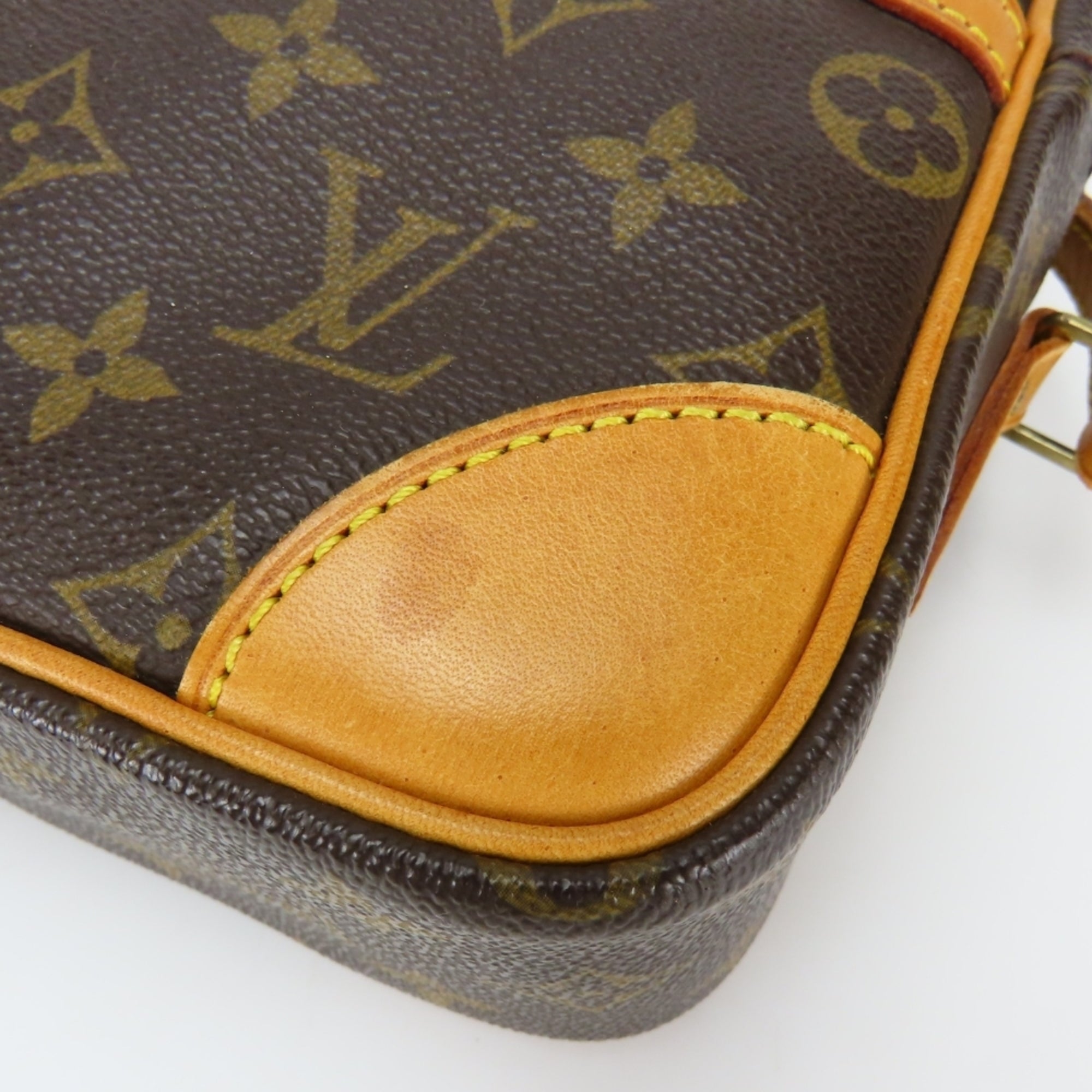 Louis Vuitton Brown Monogram Monogram Shoulder Bag (Pre-Owned)