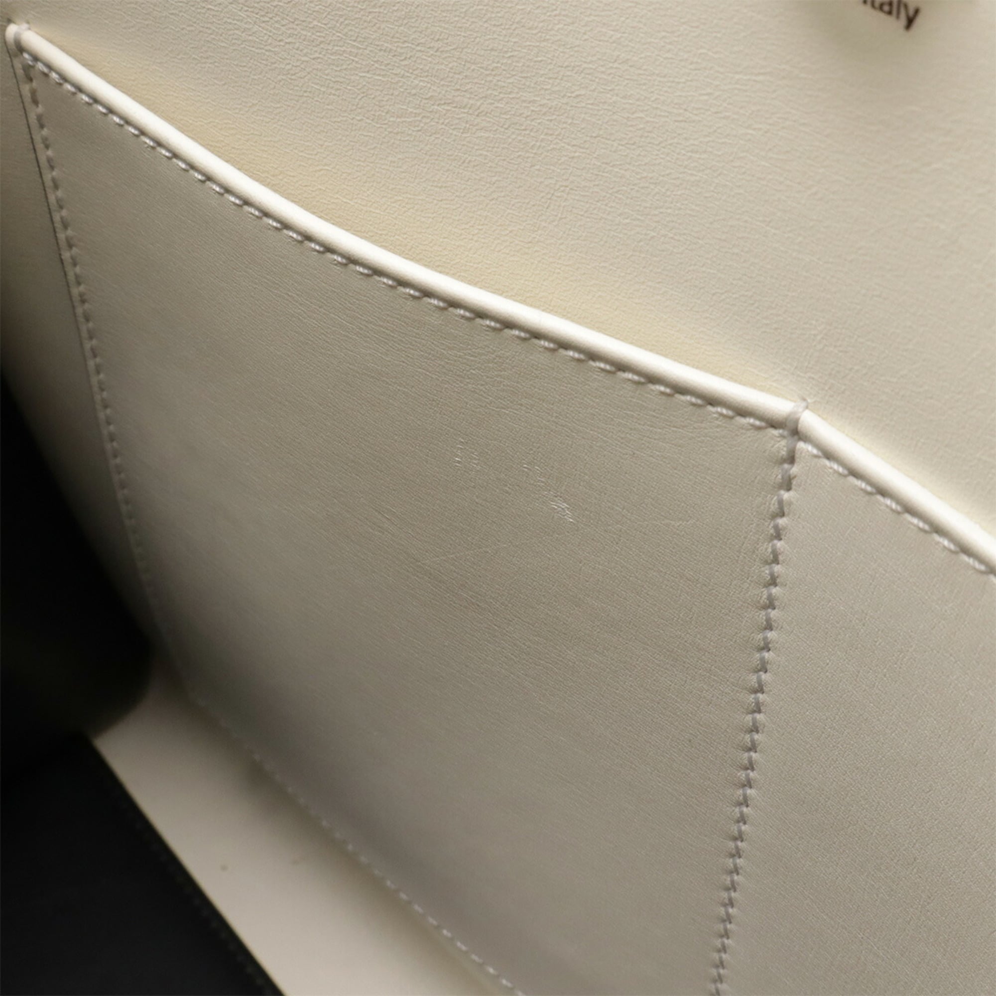 Louis Vuitton White Leather Handbag (Pre-Owned)