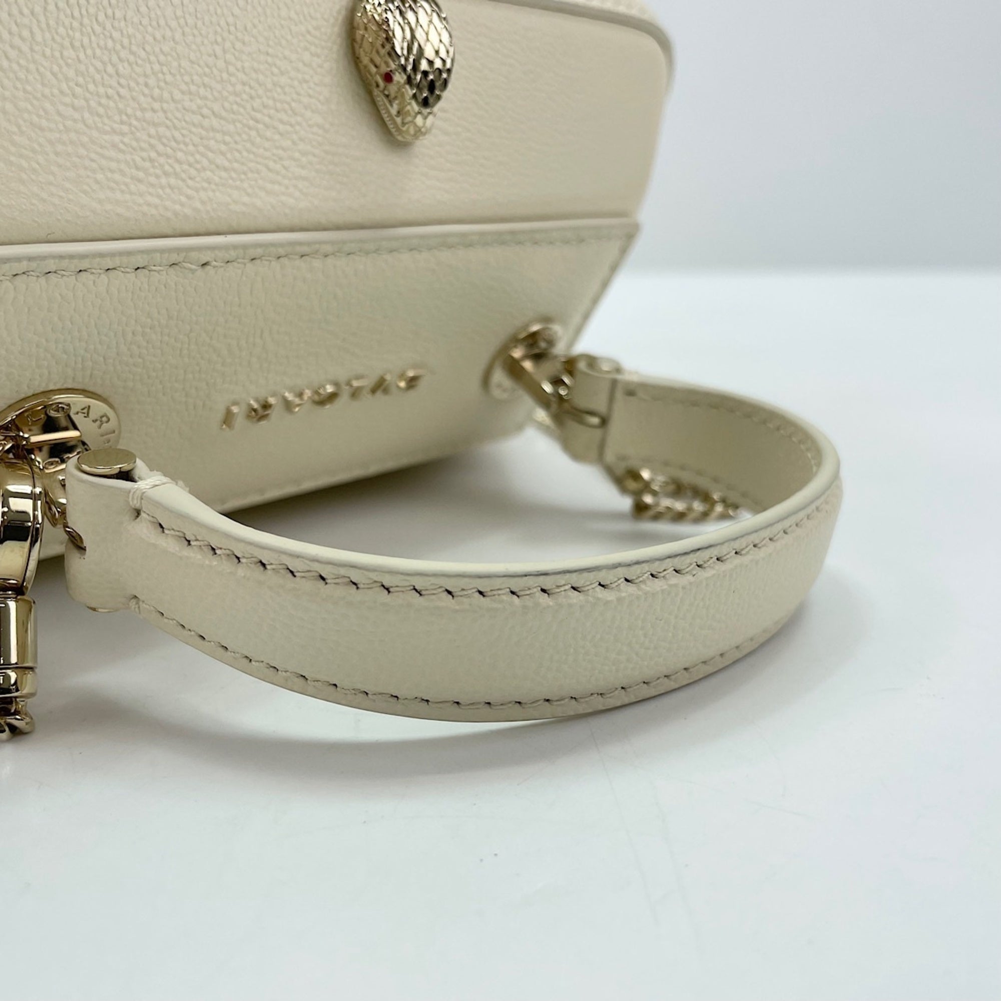 Bvlgari White Leather Handbag (Pre-Owned)