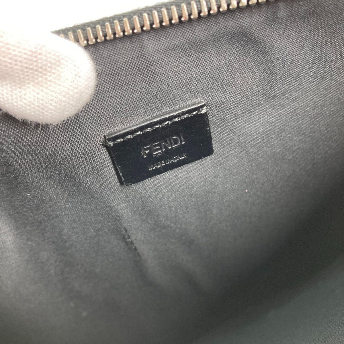 Fendi Black Leather Clutch Bag (Pre-Owned)