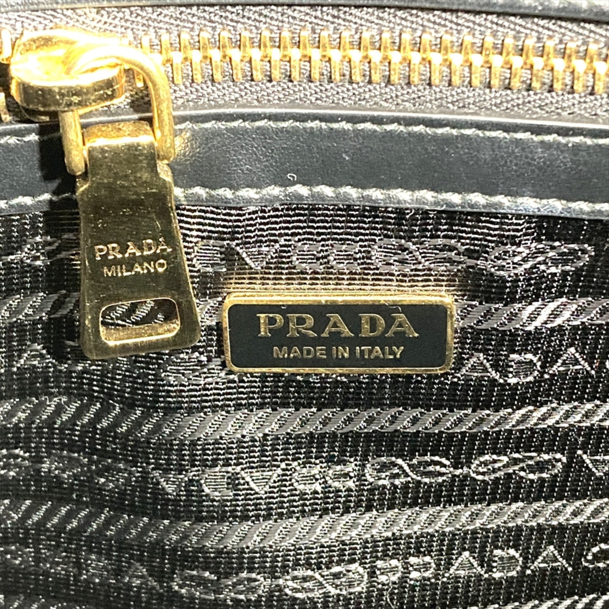 Prada Saffiano Black Saffiano Shoulder Bag (Pre-Owned)