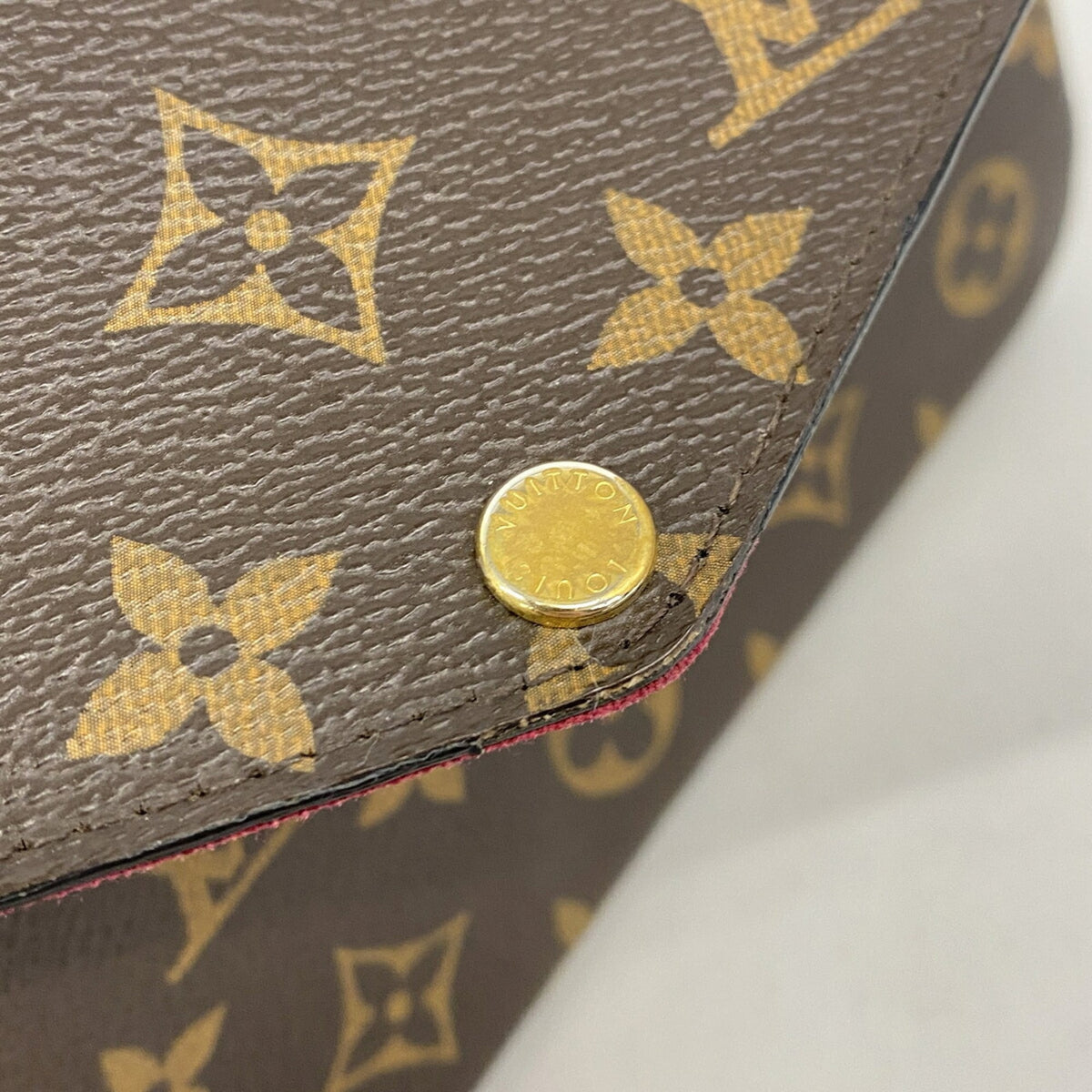Louis Vuitton Fuchsia Chain/Shoulder Wallet (Pre-Owned)