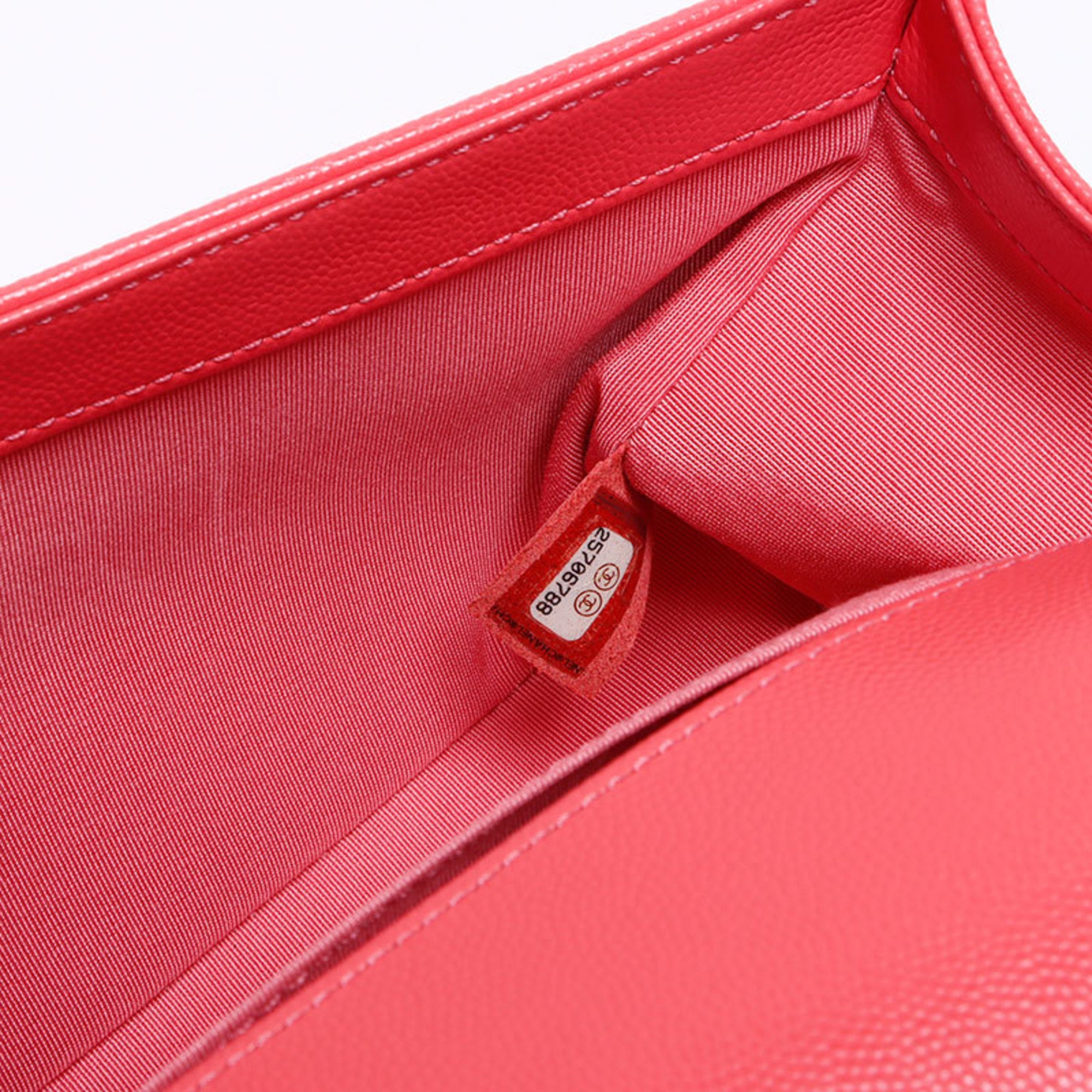 Chanel Pink Shoulder Bag (Pre-Owned)