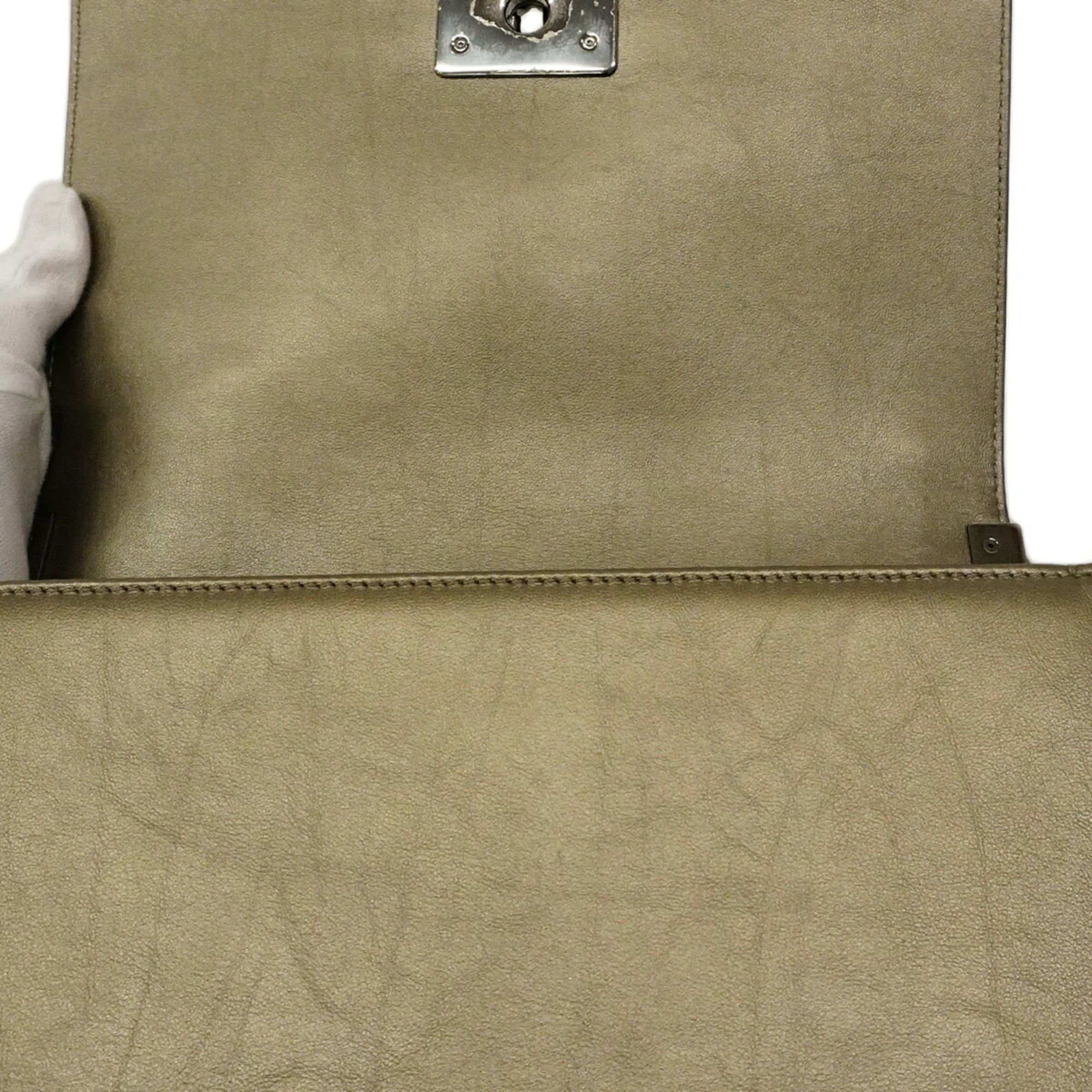 Chanel Gray Leather Shoulder Bag (Pre-Owned)